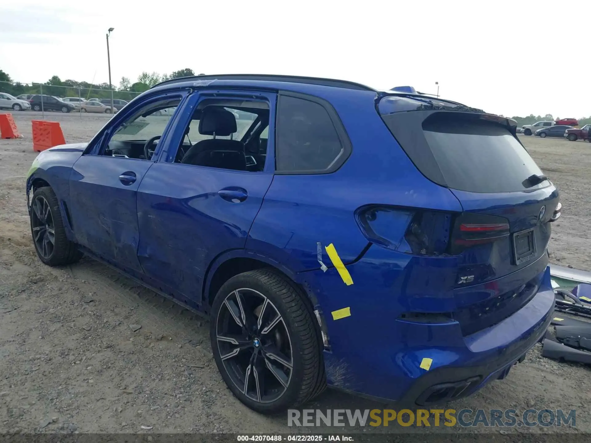 3 Фотография поврежденного автомобиля 5UX33EU05R9U83164 BMW X5 2024