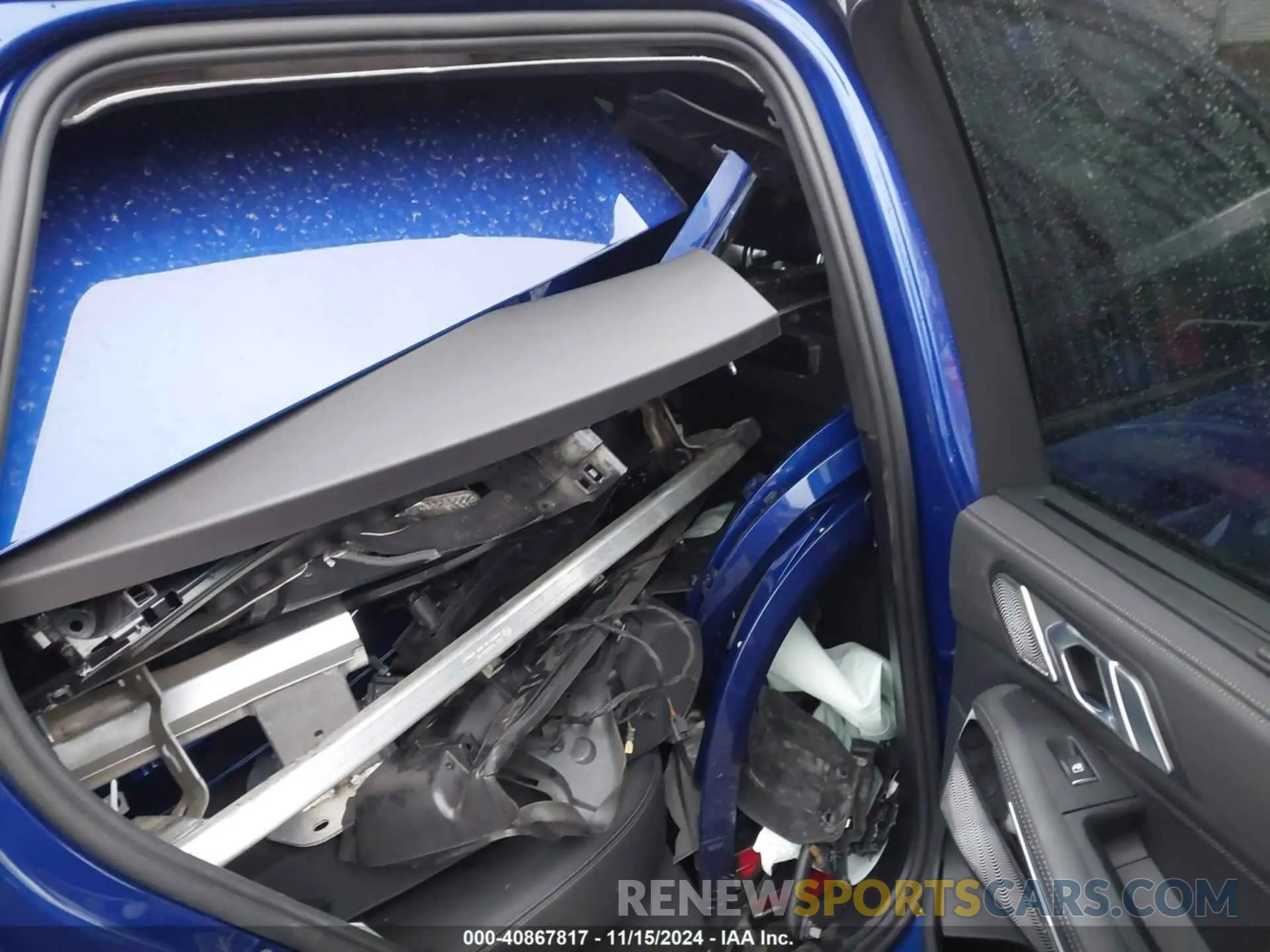 8 Photograph of a damaged car 5UX33EU08R9S28895 BMW X5 2024