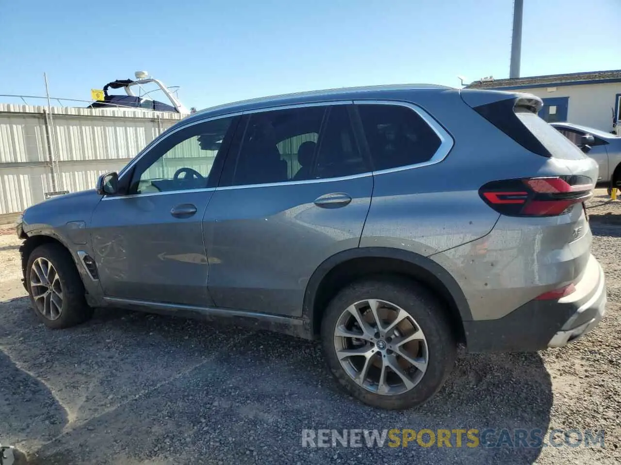2 Фотография поврежденного автомобиля 5UX43EU02R9T41083 BMW X5 2024