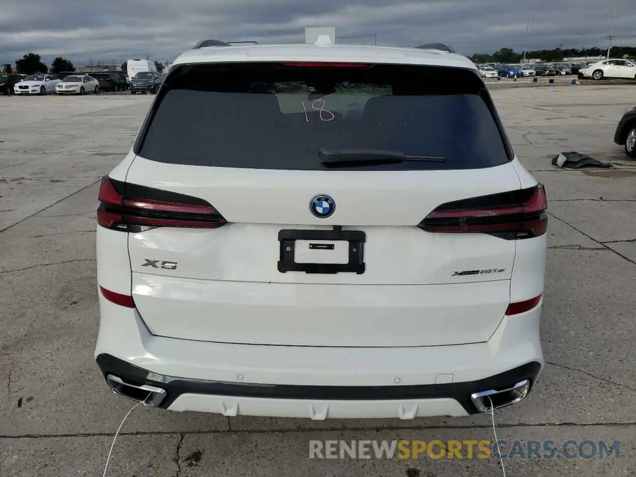 6 Photograph of a damaged car 5UX43EU04R9T66874 BMW X5 2024