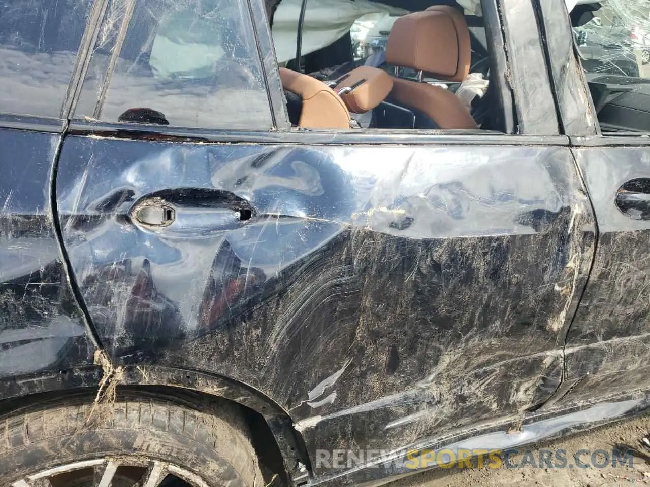 11 Photograph of a damaged car 5UX43EU05R9T10068 BMW X5 2024