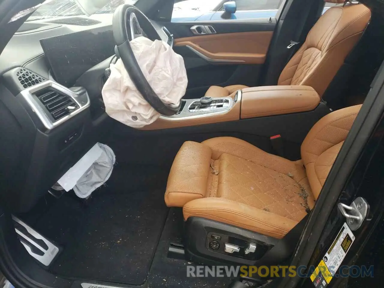 7 Photograph of a damaged car 5UX43EU05R9T10068 BMW X5 2024
