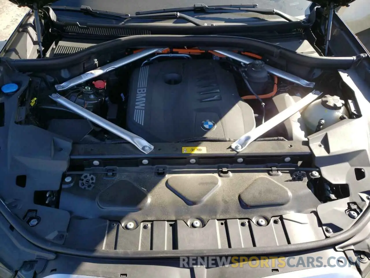 12 Photograph of a damaged car 5UX43EU09R9T64263 BMW X5 2024