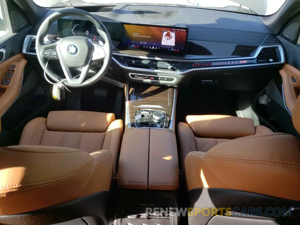8 Photograph of a damaged car 5UX43EU09R9T64263 BMW X5 2024