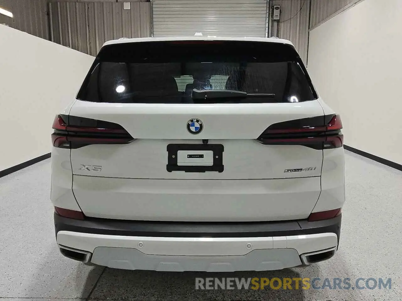 6 Photograph of a damaged car 5UX13EU01S9W24793 BMW X5 2025