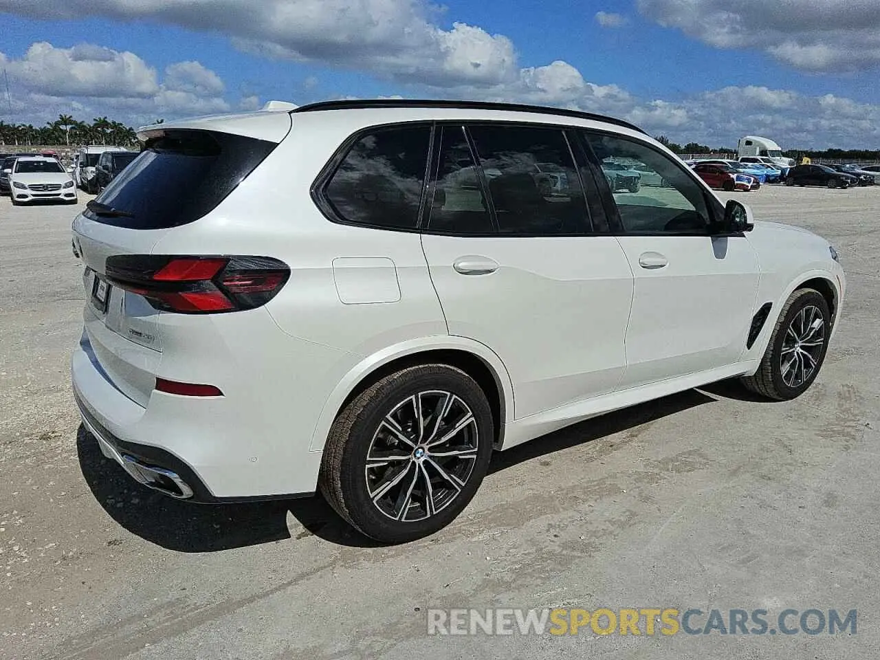 3 Photograph of a damaged car 5UX13EU04S9W59361 BMW X5 2025