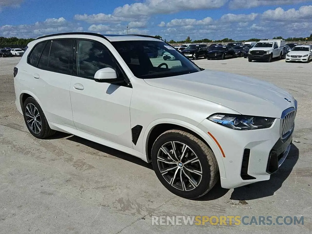 4 Photograph of a damaged car 5UX13EU04S9W59361 BMW X5 2025