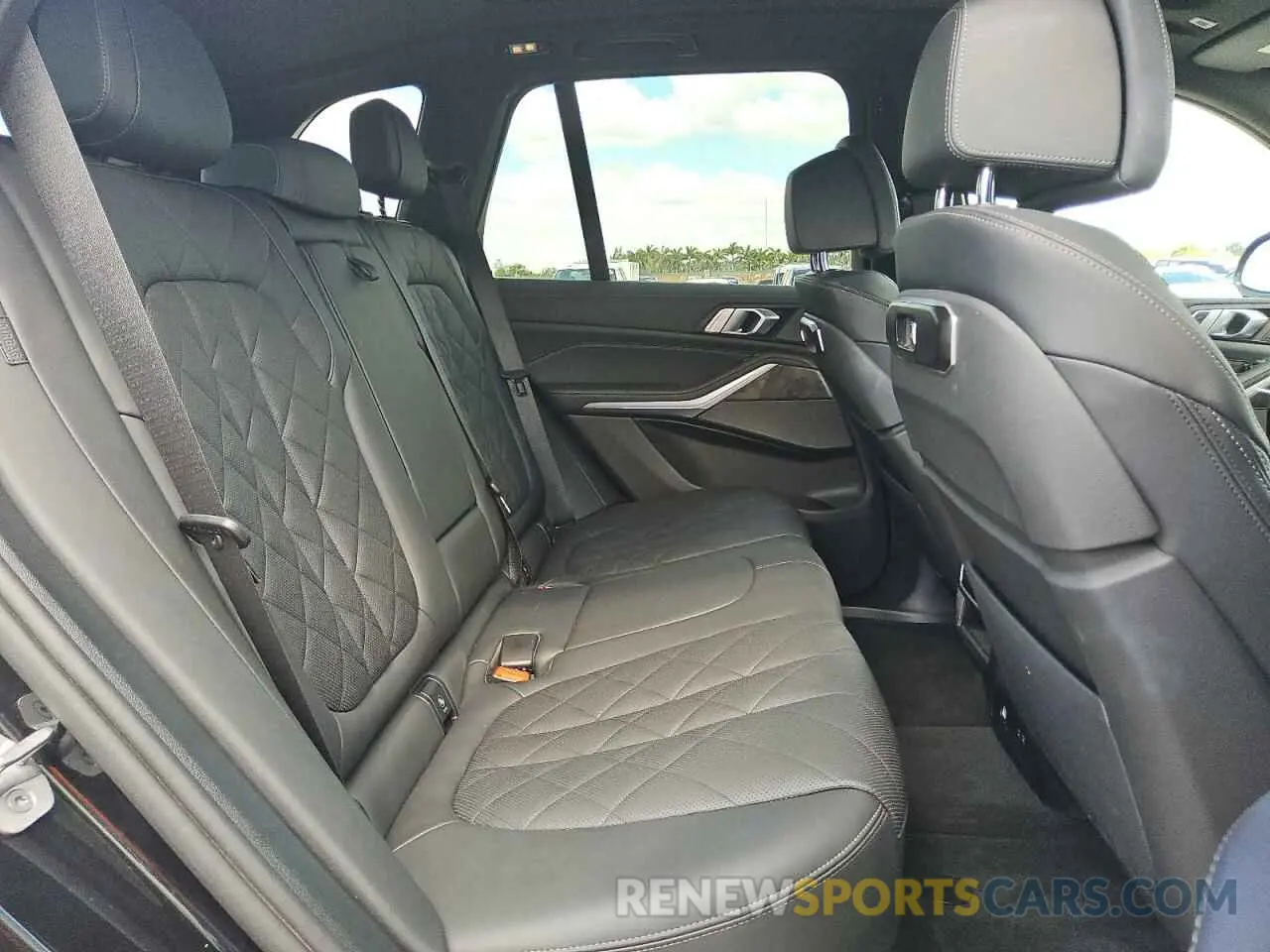 10 Фотография поврежденного автомобиля 5UX13EU05S9X27974 BMW X5 2025