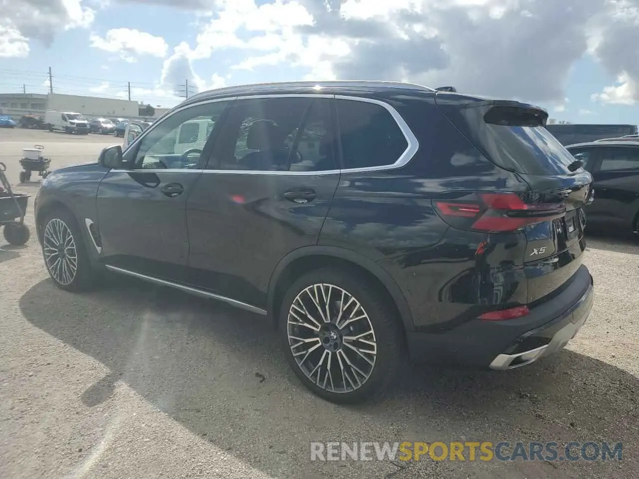 2 Photograph of a damaged car 5UX13EU06S9W39838 BMW X5 2025