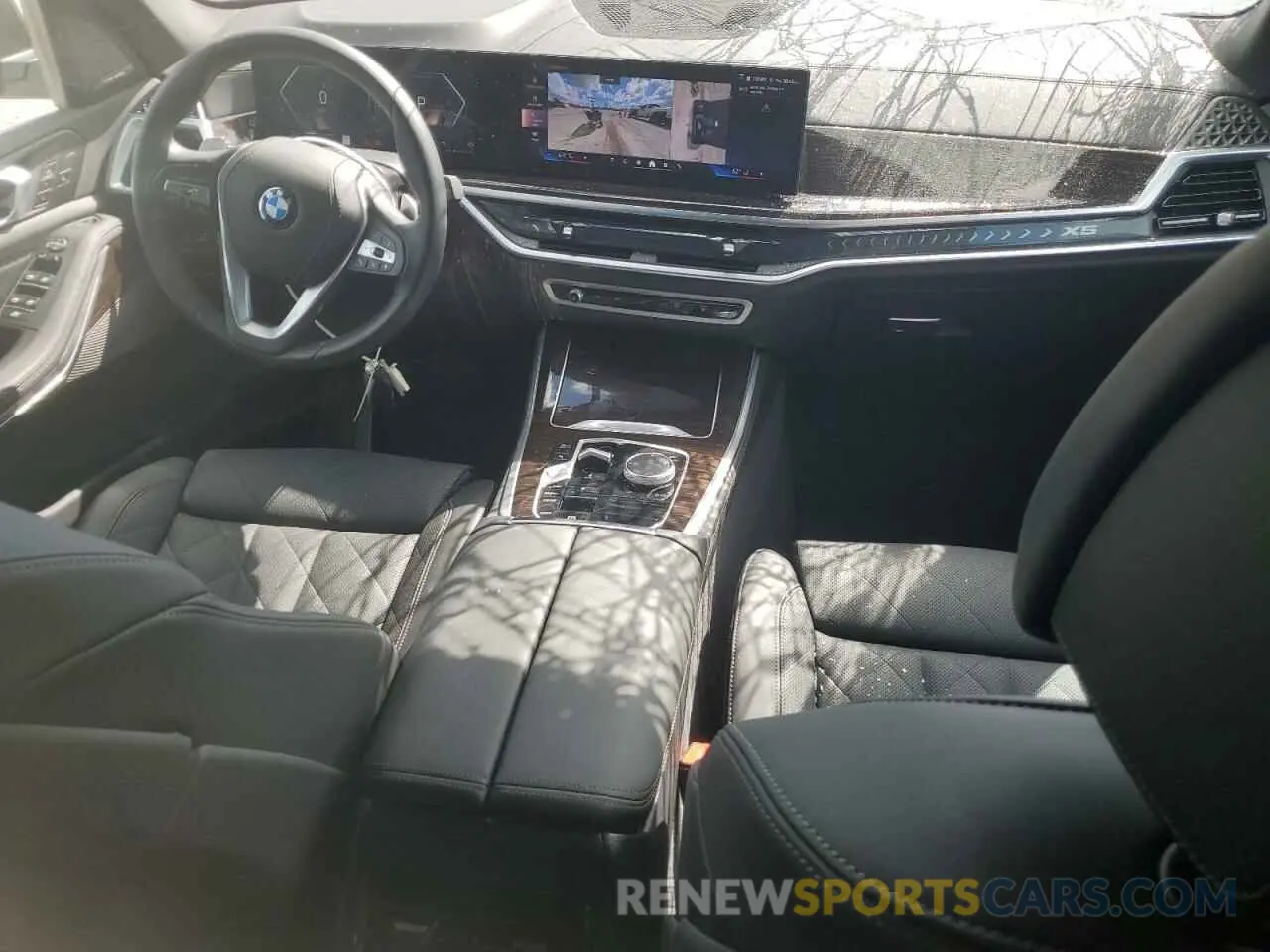 8 Photograph of a damaged car 5UX13EU06S9W39838 BMW X5 2025