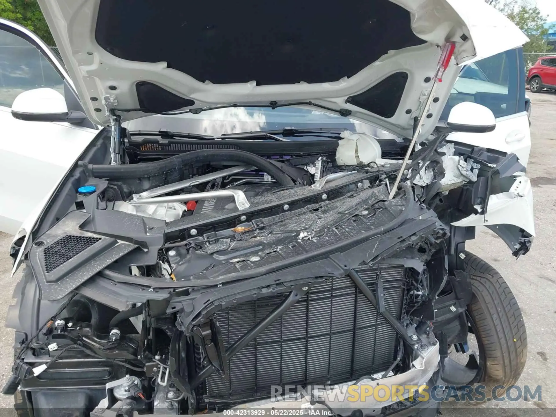10 Photograph of a damaged car 5UX13EU07S9X97721 BMW X5 2025