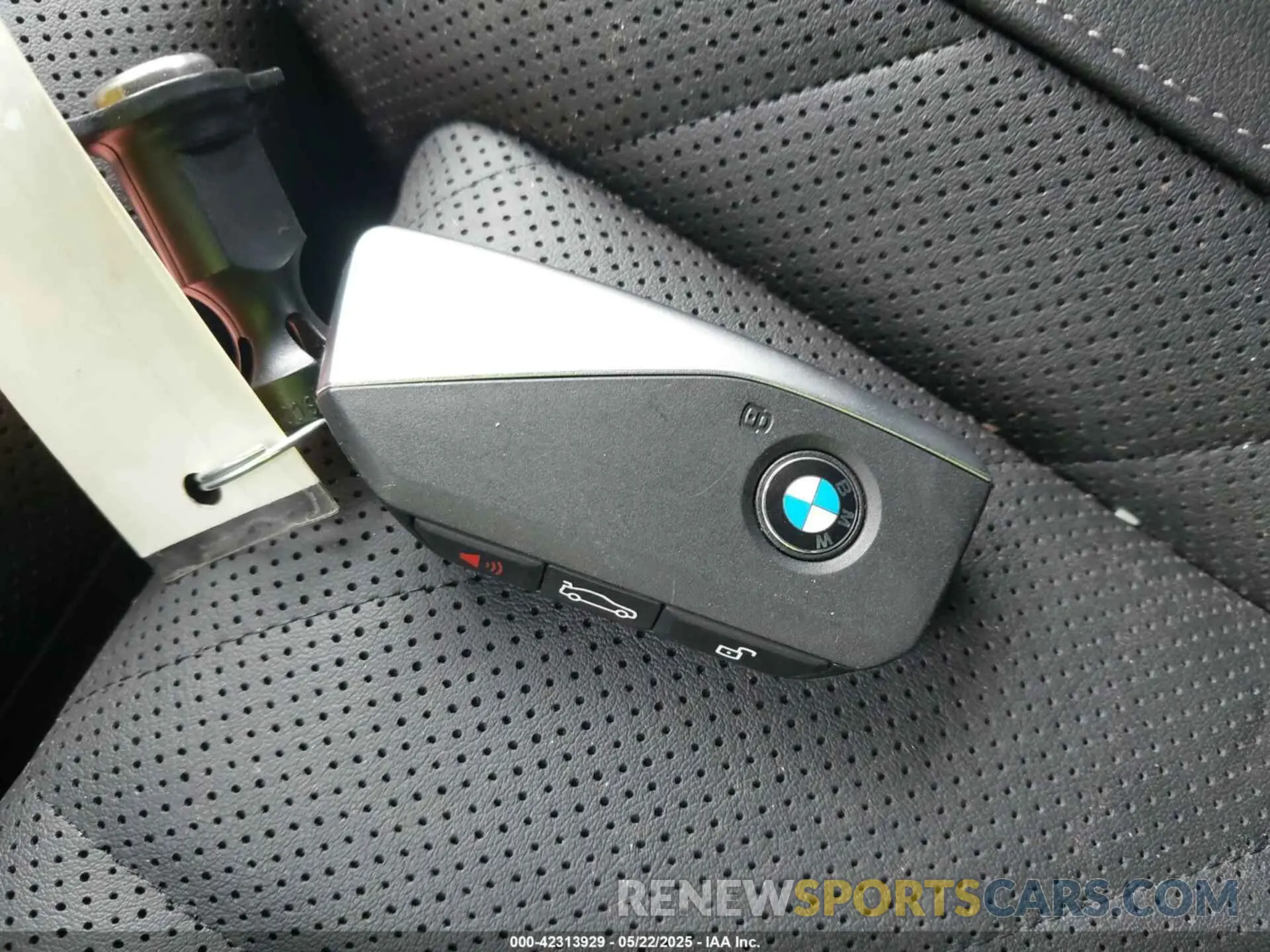 11 Photograph of a damaged car 5UX13EU07S9X97721 BMW X5 2025