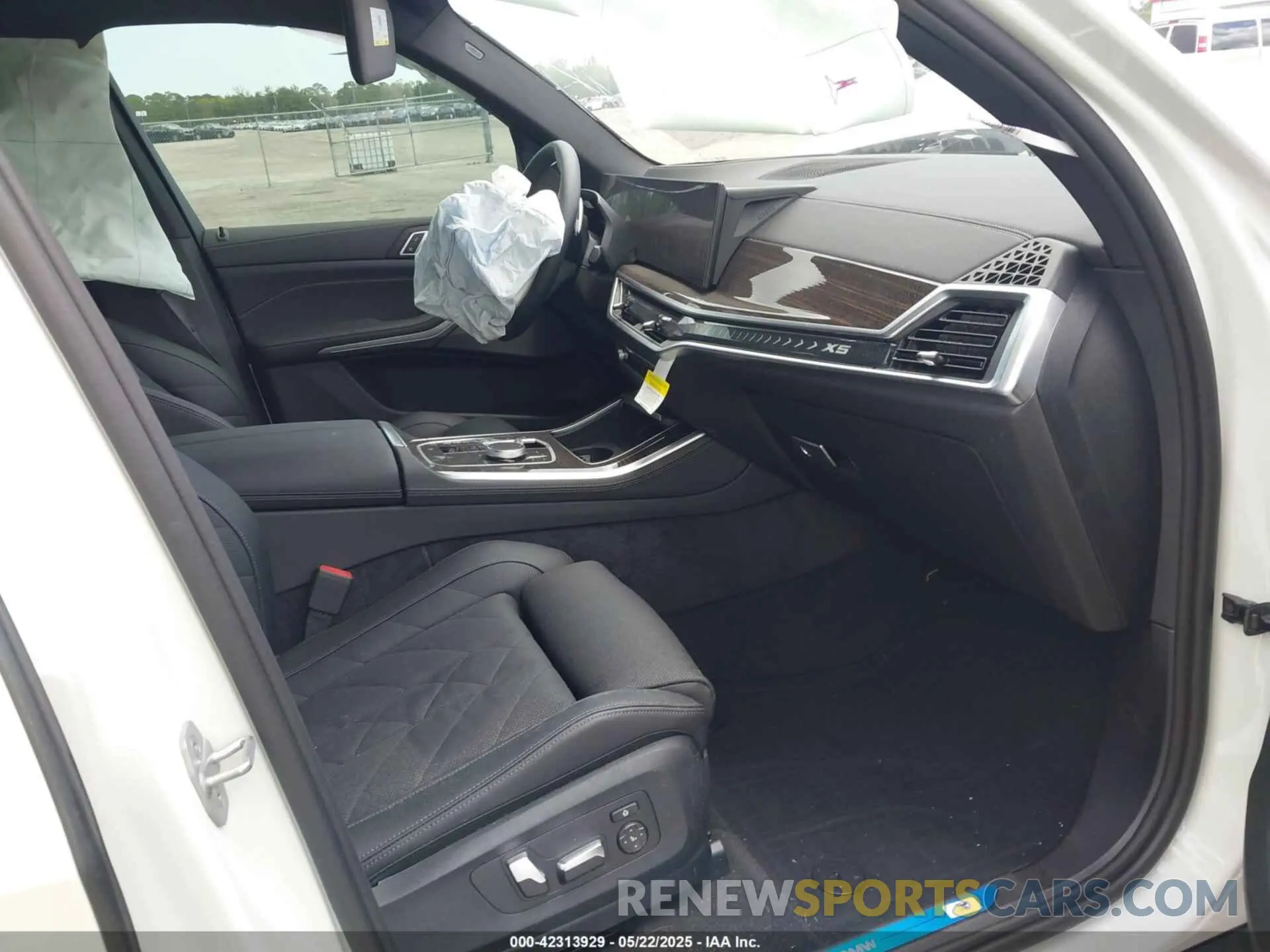 5 Photograph of a damaged car 5UX13EU07S9X97721 BMW X5 2025
