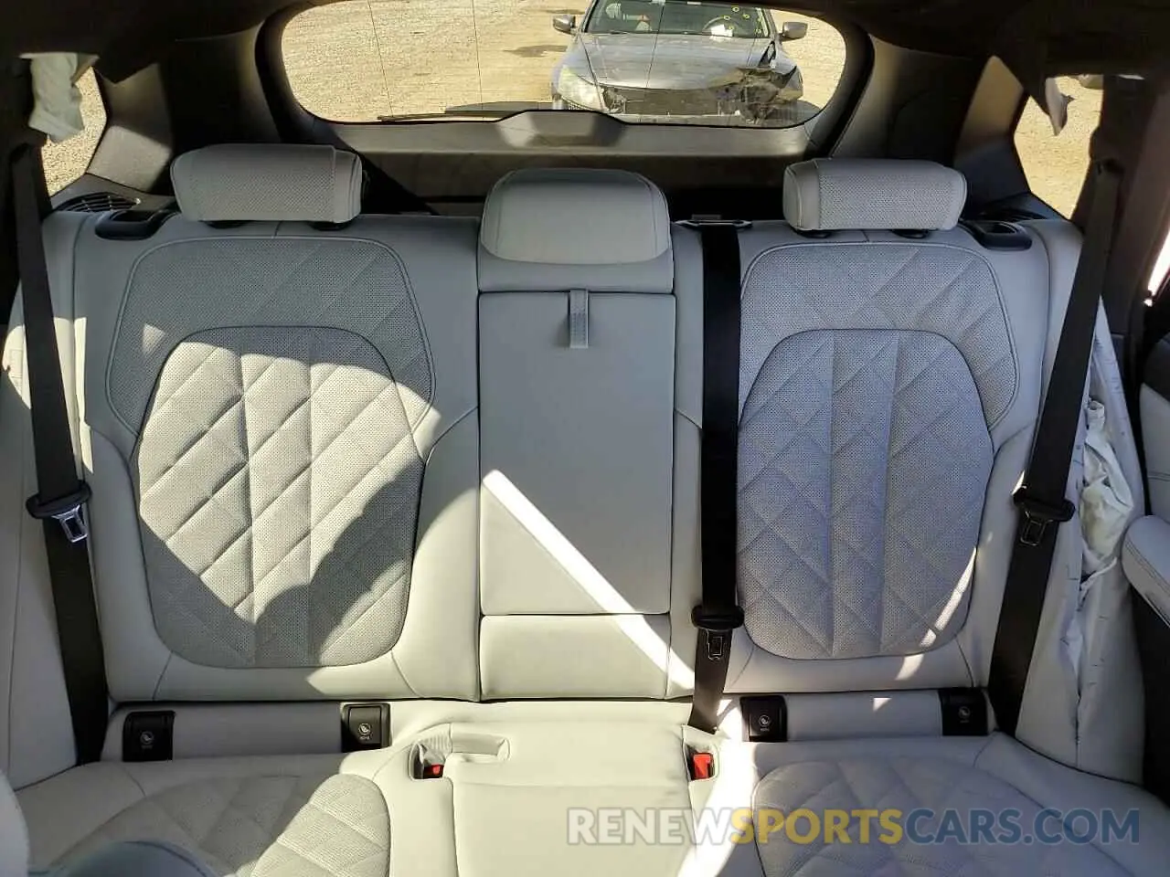 10 Фотография поврежденного автомобиля 5UX13EU08S9Z03786 BMW X5 2025