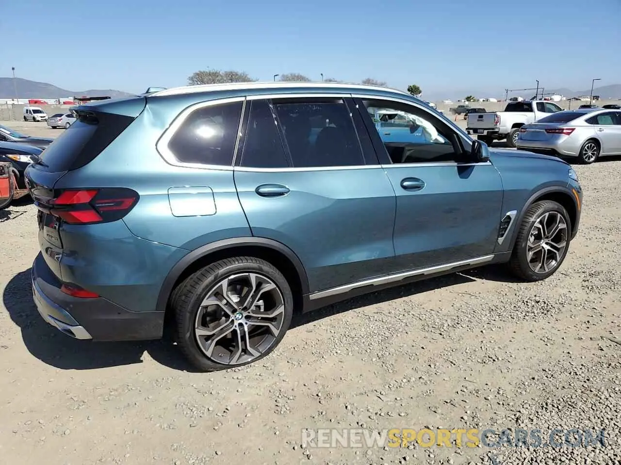 3 Фотография поврежденного автомобиля 5UX13EU08S9Z03786 BMW X5 2025