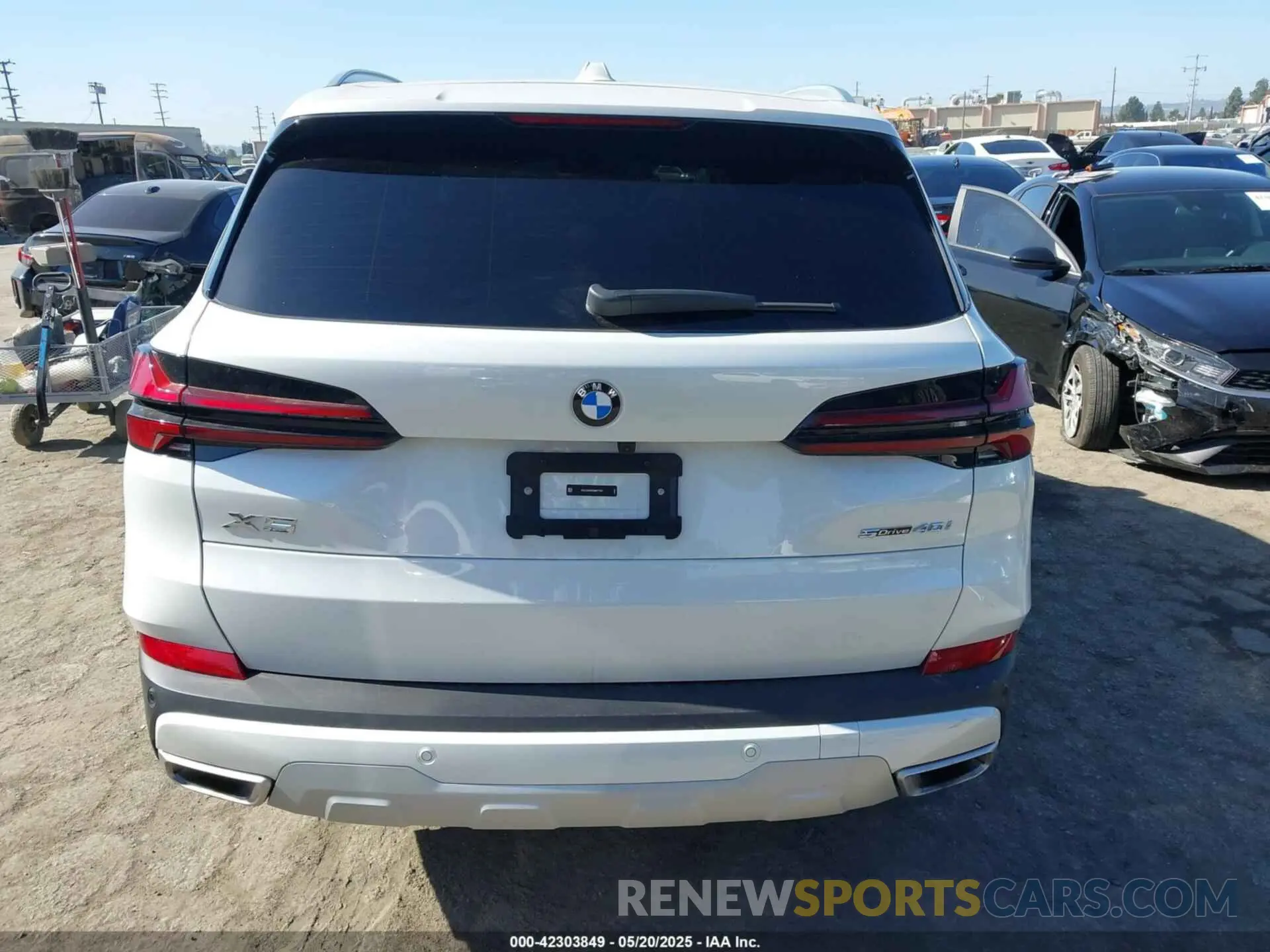 16 Photograph of a damaged car 5UX13EU0XS9W77167 BMW X5 2025
