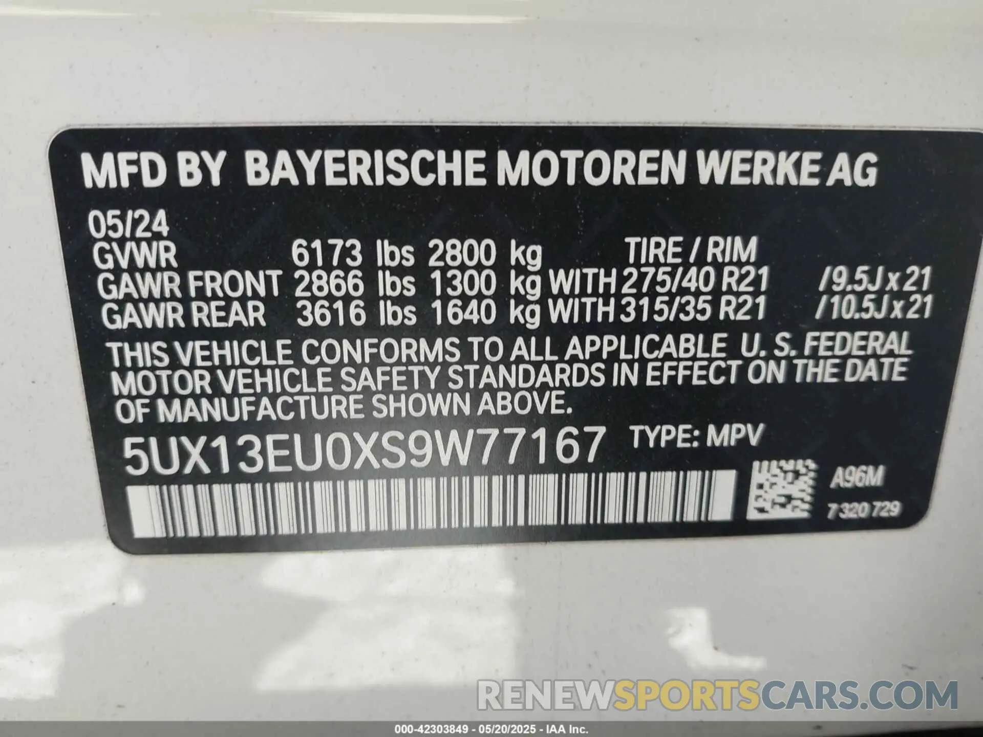9 Photograph of a damaged car 5UX13EU0XS9W77167 BMW X5 2025