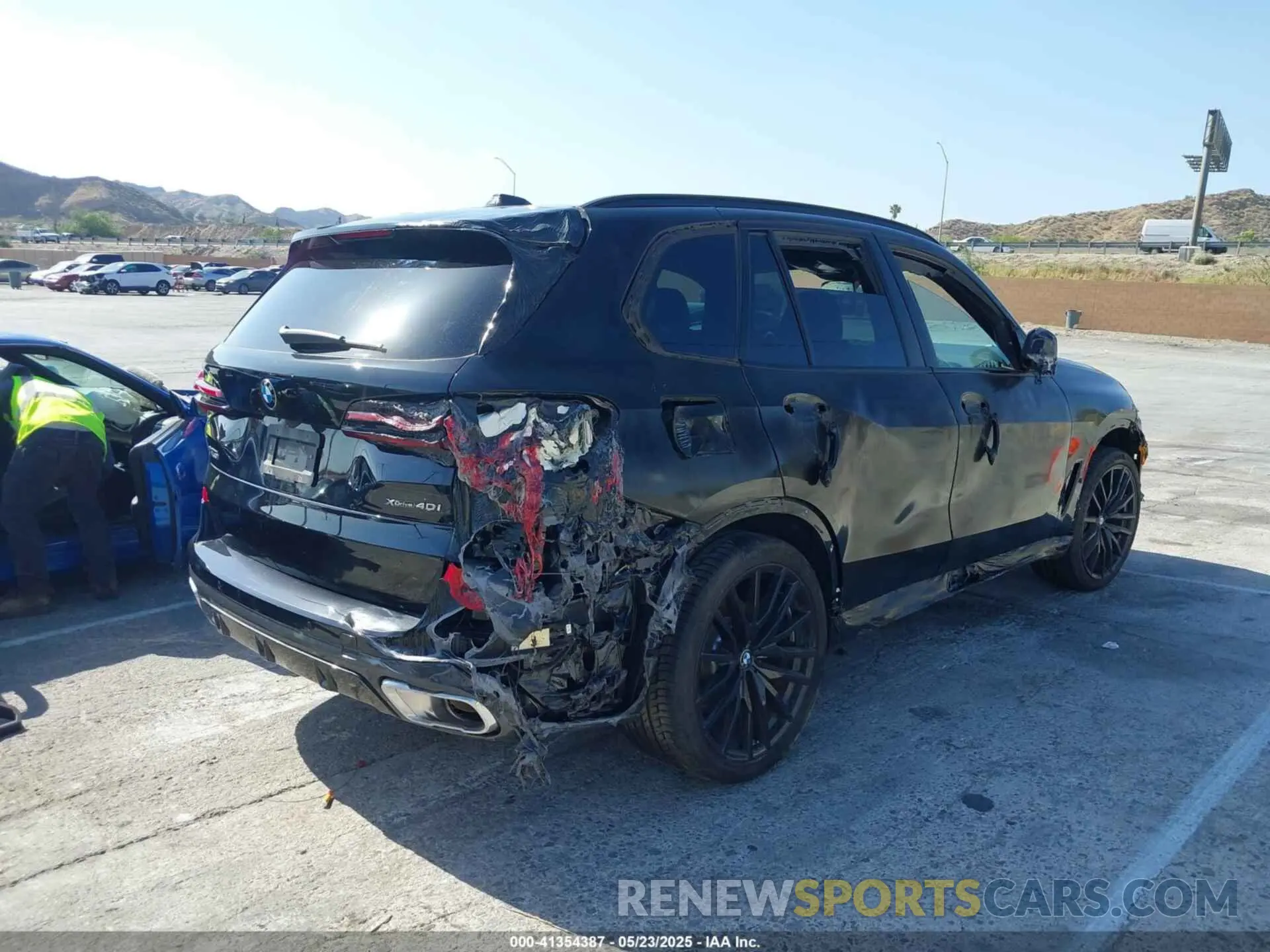 4 Photograph of a damaged car 5UX23EU00S9Y71257 BMW X5 2025