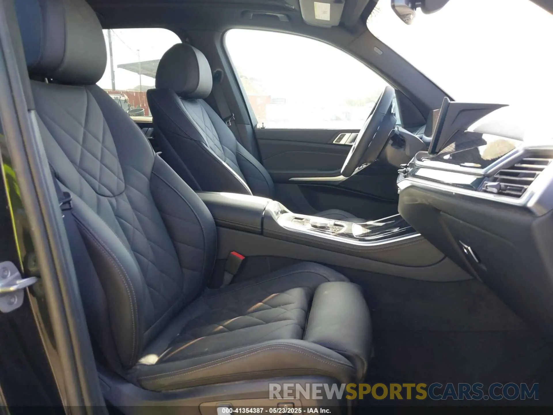 5 Photograph of a damaged car 5UX23EU00S9Y71257 BMW X5 2025