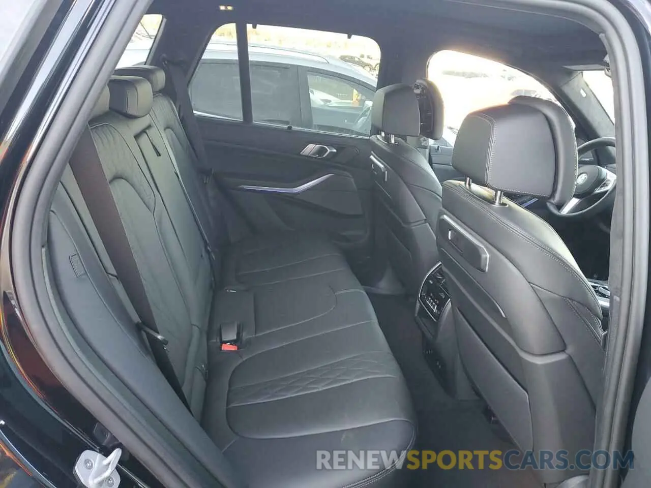 11 Photograph of a damaged car 5UX23EU01S9Y09172 BMW X5 2025