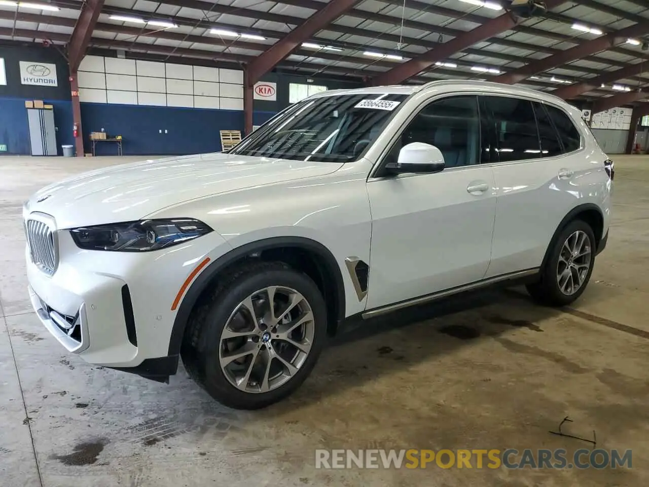 1 Photograph of a damaged car 5UX23EU03S9Y99683 BMW X5 2025
