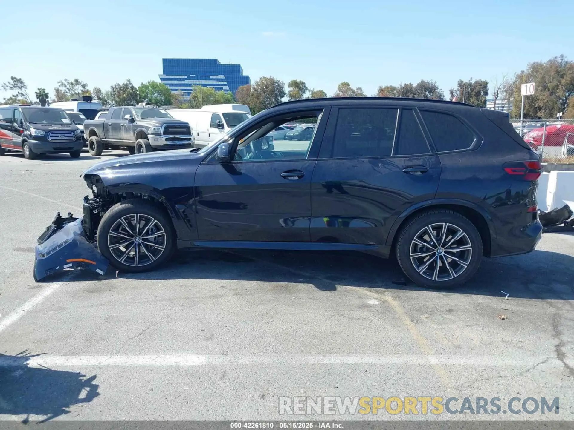 15 Photograph of a damaged car 5UX23EU04S9X08790 BMW X5 2025
