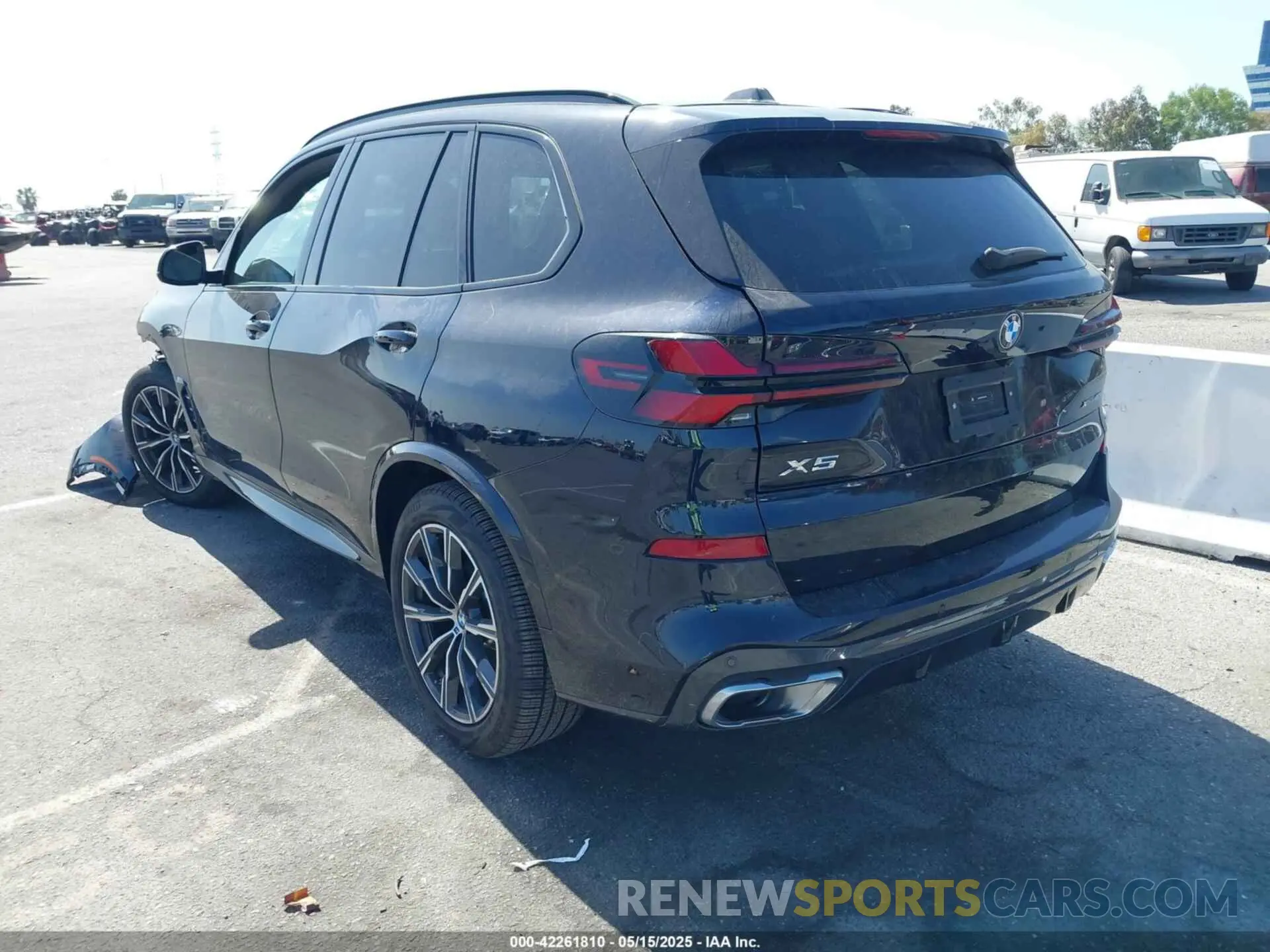 3 Photograph of a damaged car 5UX23EU04S9X08790 BMW X5 2025