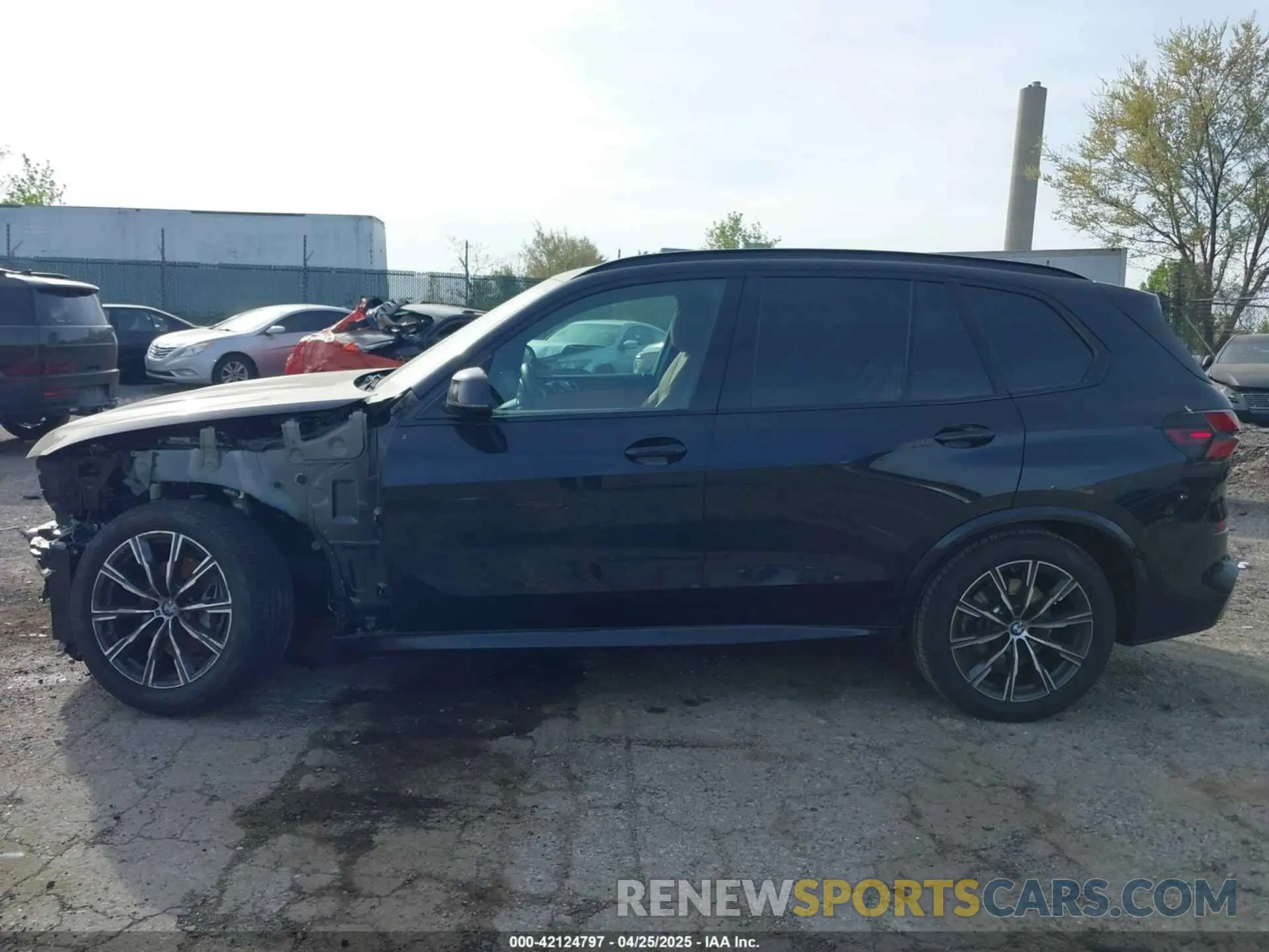 13 Фотография поврежденного автомобиля 5UX23EU04S9Y37497 BMW X5 2025