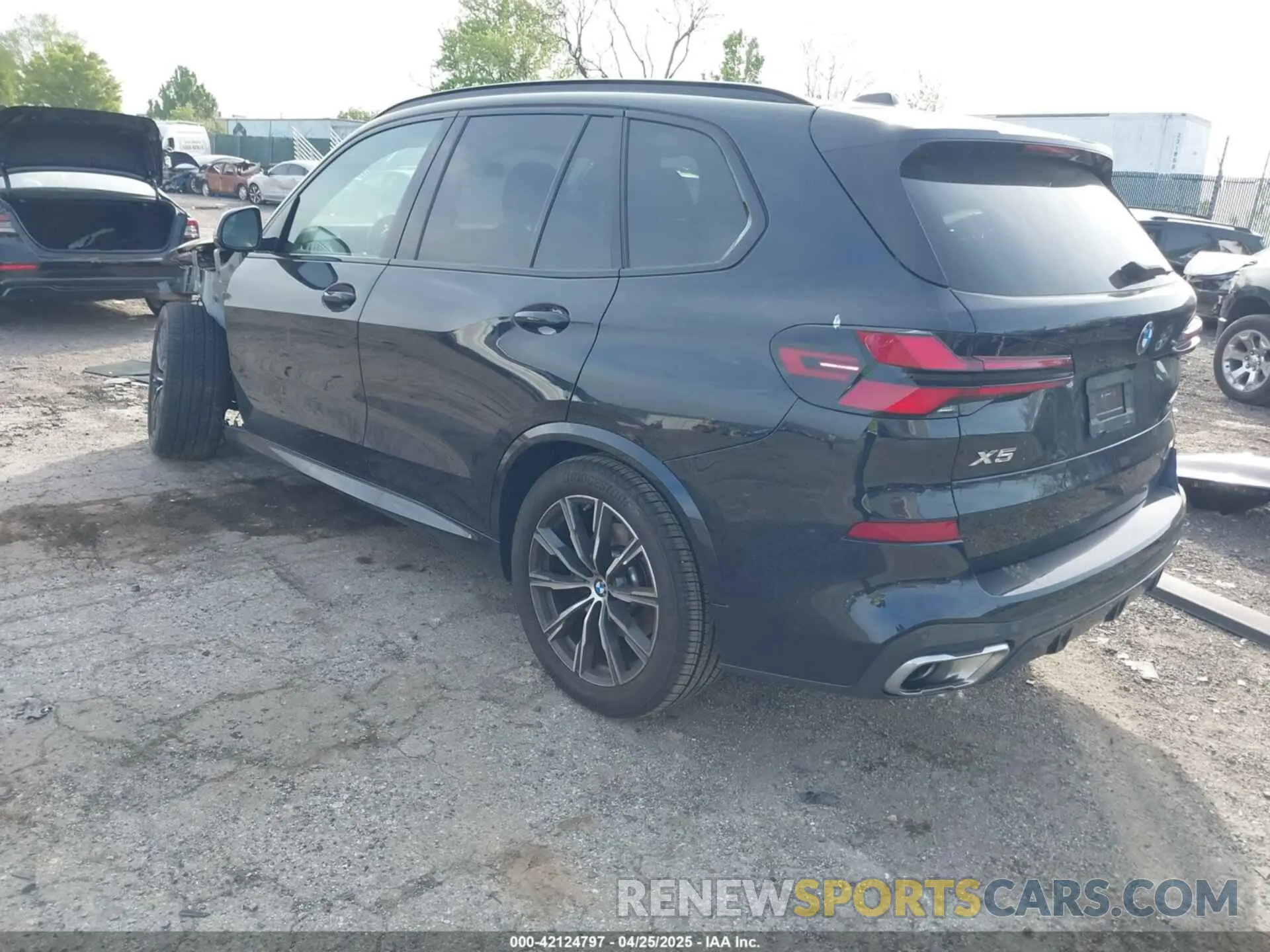 3 Фотография поврежденного автомобиля 5UX23EU04S9Y37497 BMW X5 2025