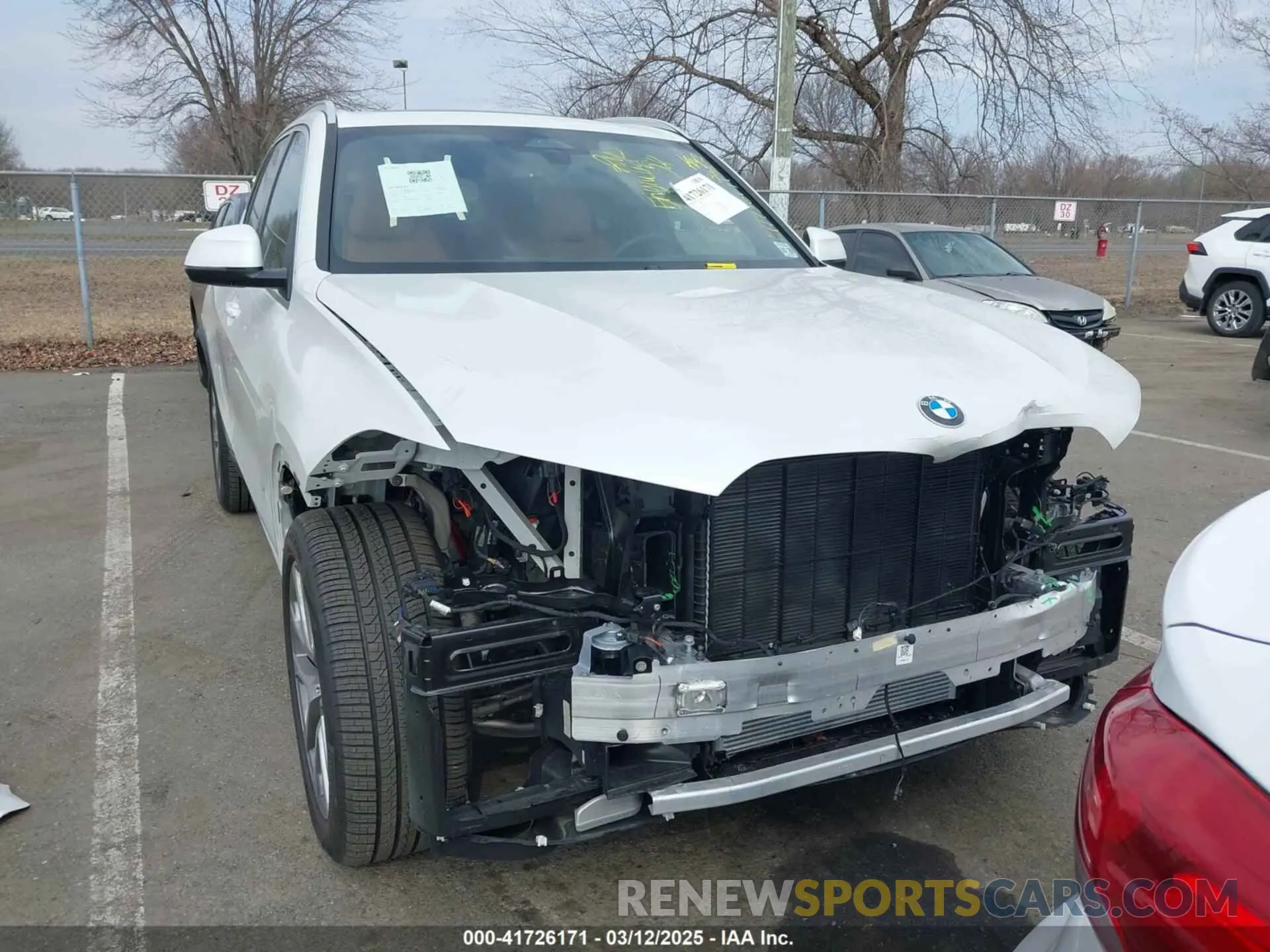 6 Photograph of a damaged car 5UX23EU06S9W52867 BMW X5 2025