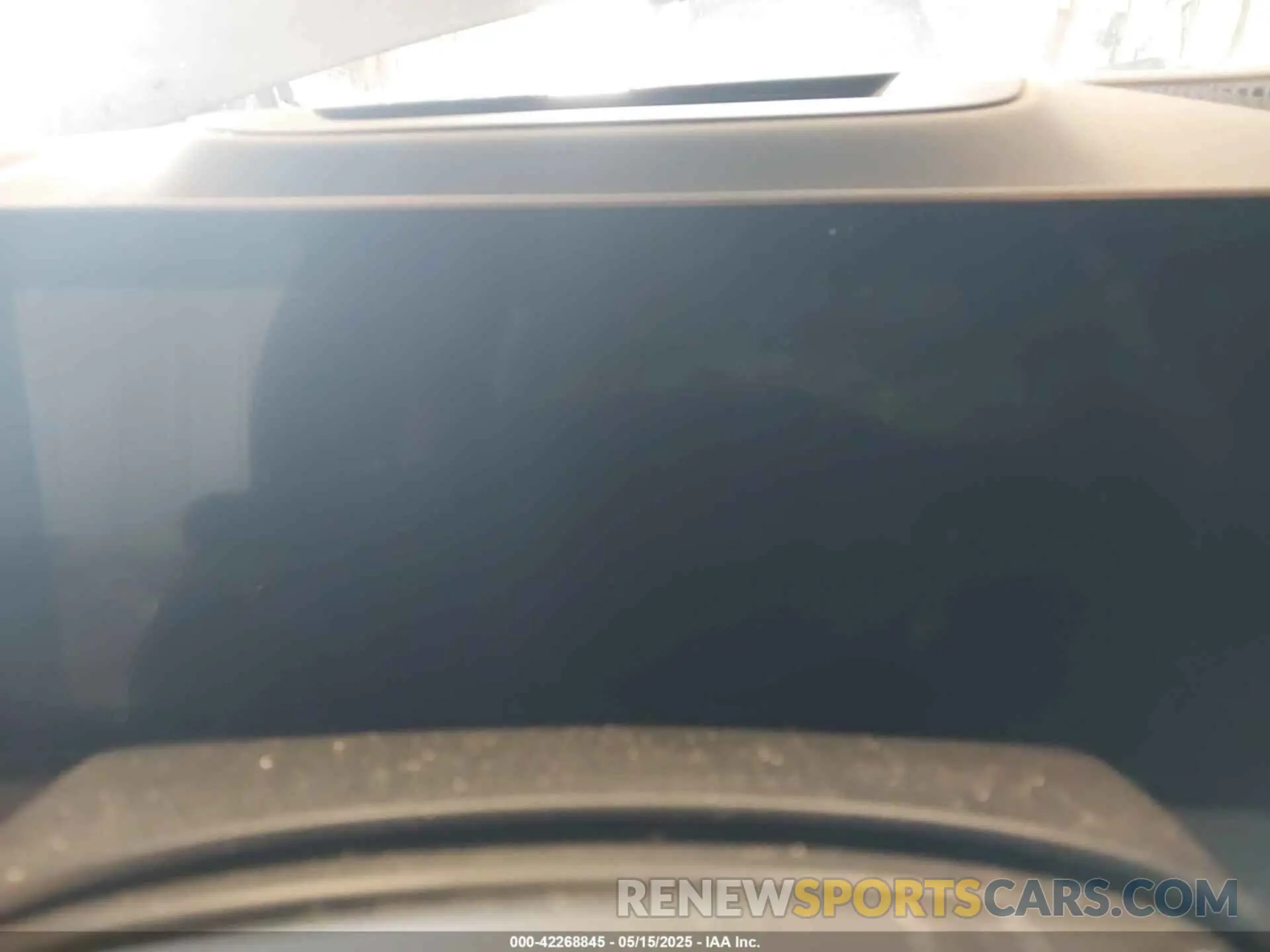 15 Photograph of a damaged car 5UX23EU07S9W36113 BMW X5 2025