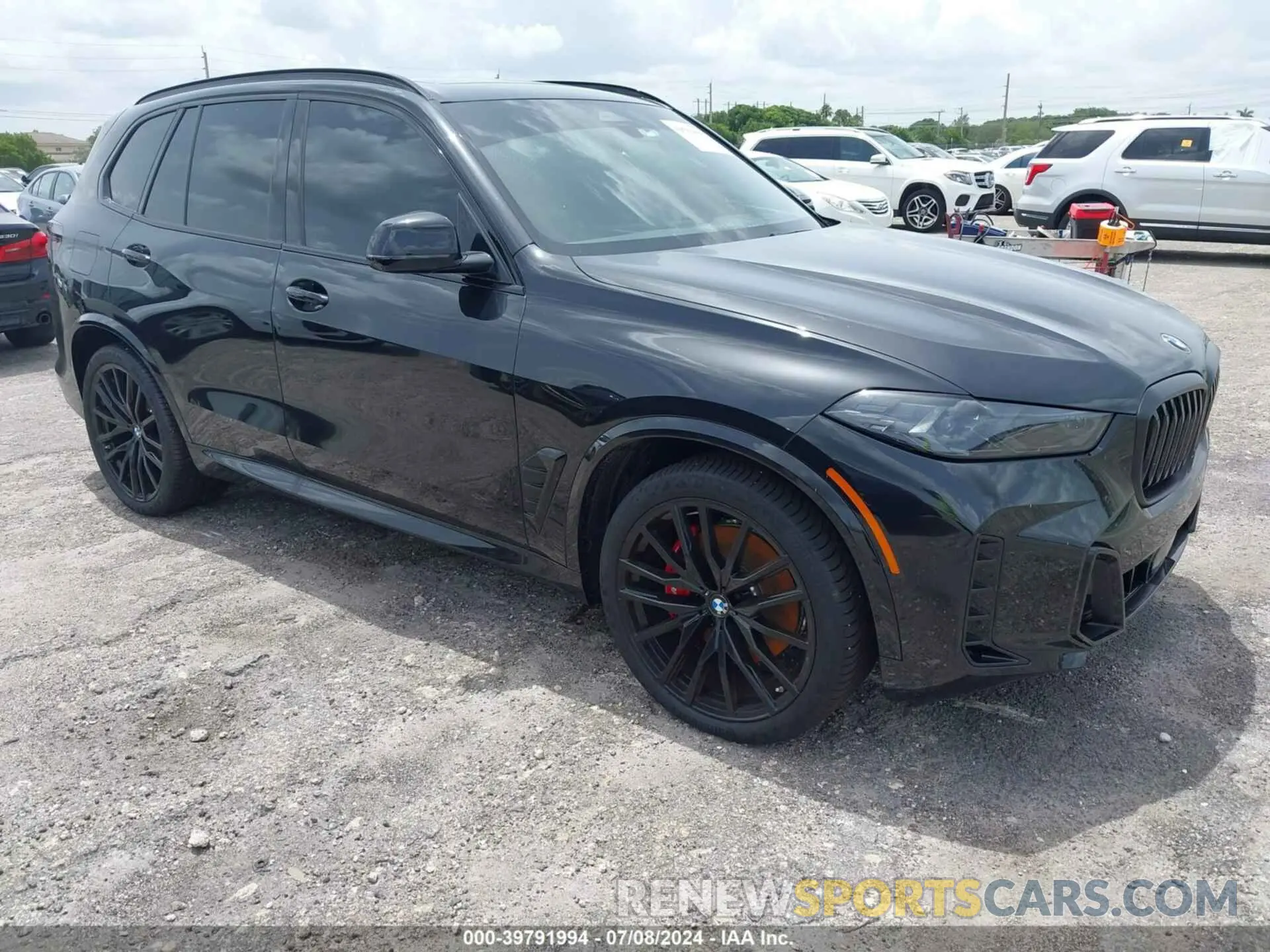 1 Photograph of a damaged car 5UX23EU08S9W47606 BMW X5 2025