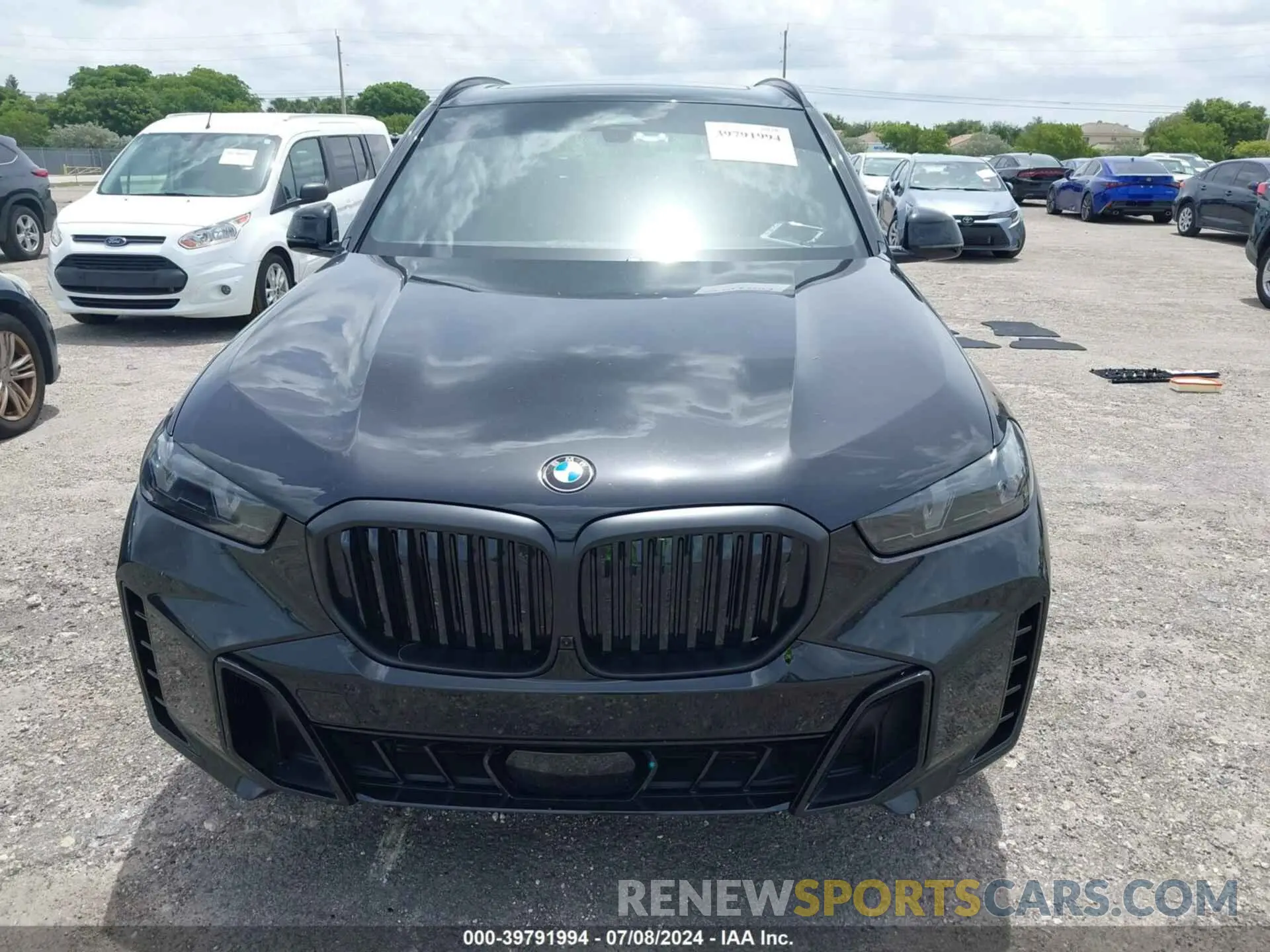 6 Photograph of a damaged car 5UX23EU08S9W47606 BMW X5 2025