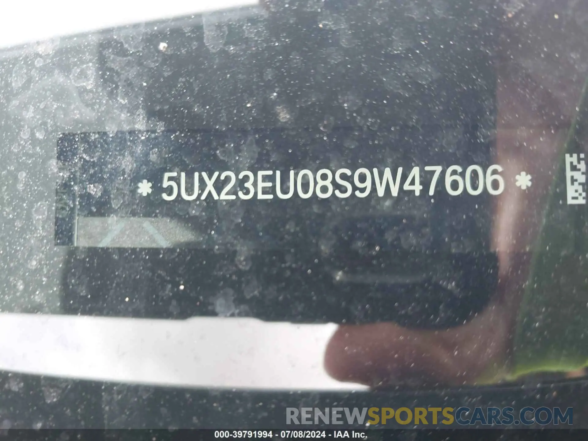 9 Photograph of a damaged car 5UX23EU08S9W47606 BMW X5 2025