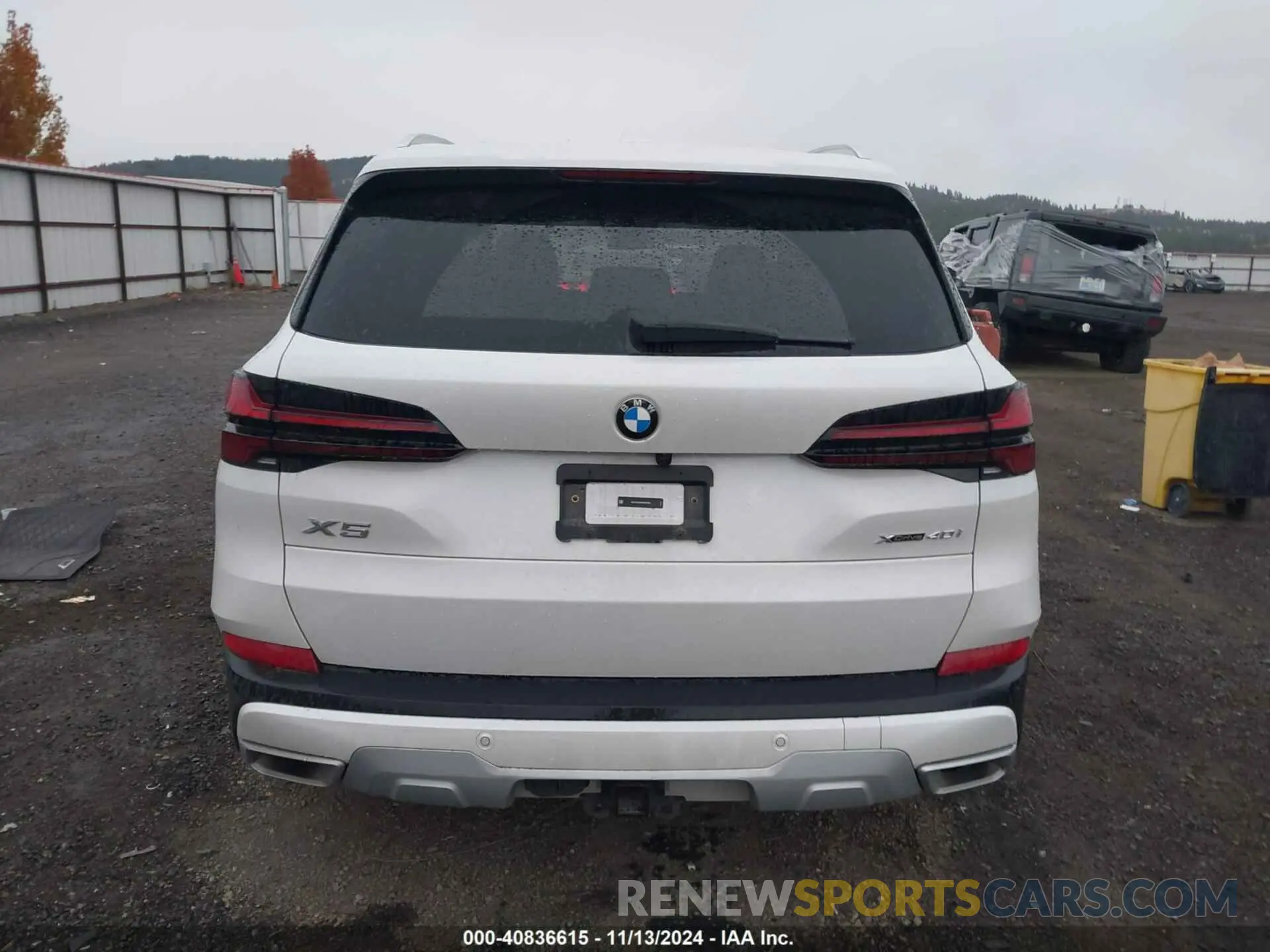 17 Photograph of a damaged car 5UX23EU08S9W52935 BMW X5 2025