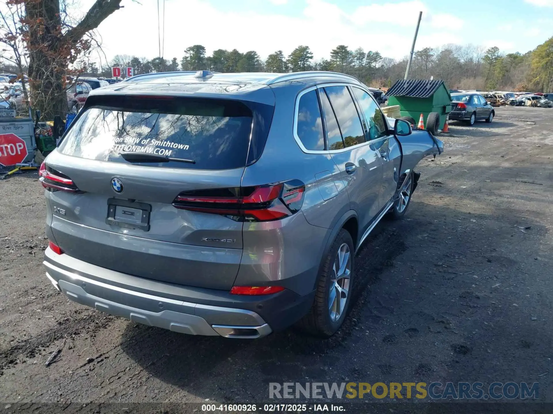 4 Photograph of a damaged car 5UX23EU09S9W38011 BMW X5 2025