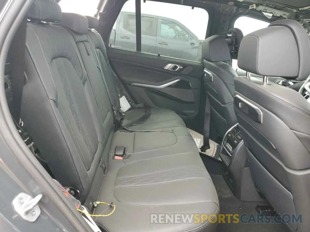 10 Фотография поврежденного автомобиля 5UX23EU09S9X86997 BMW X5 2025