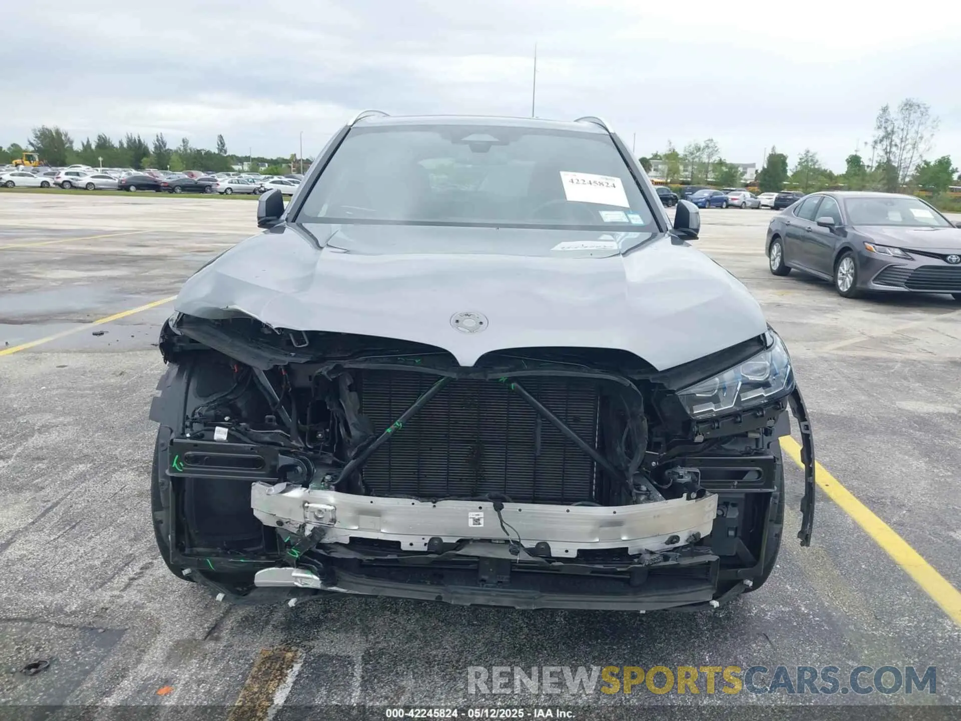 13 Фотография поврежденного автомобиля 5UX23EU0XS9W38082 BMW X5 2025