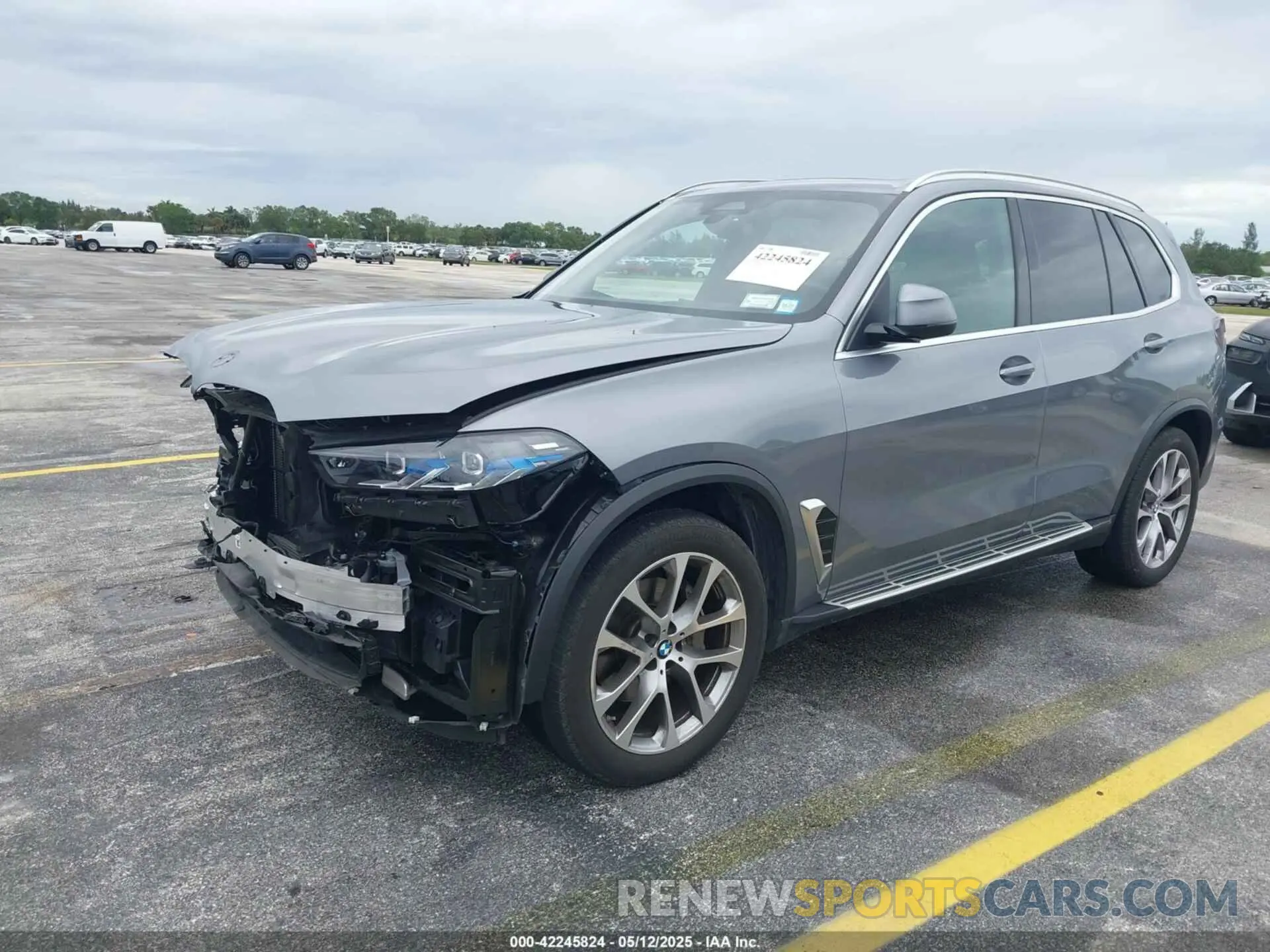 2 Фотография поврежденного автомобиля 5UX23EU0XS9W38082 BMW X5 2025