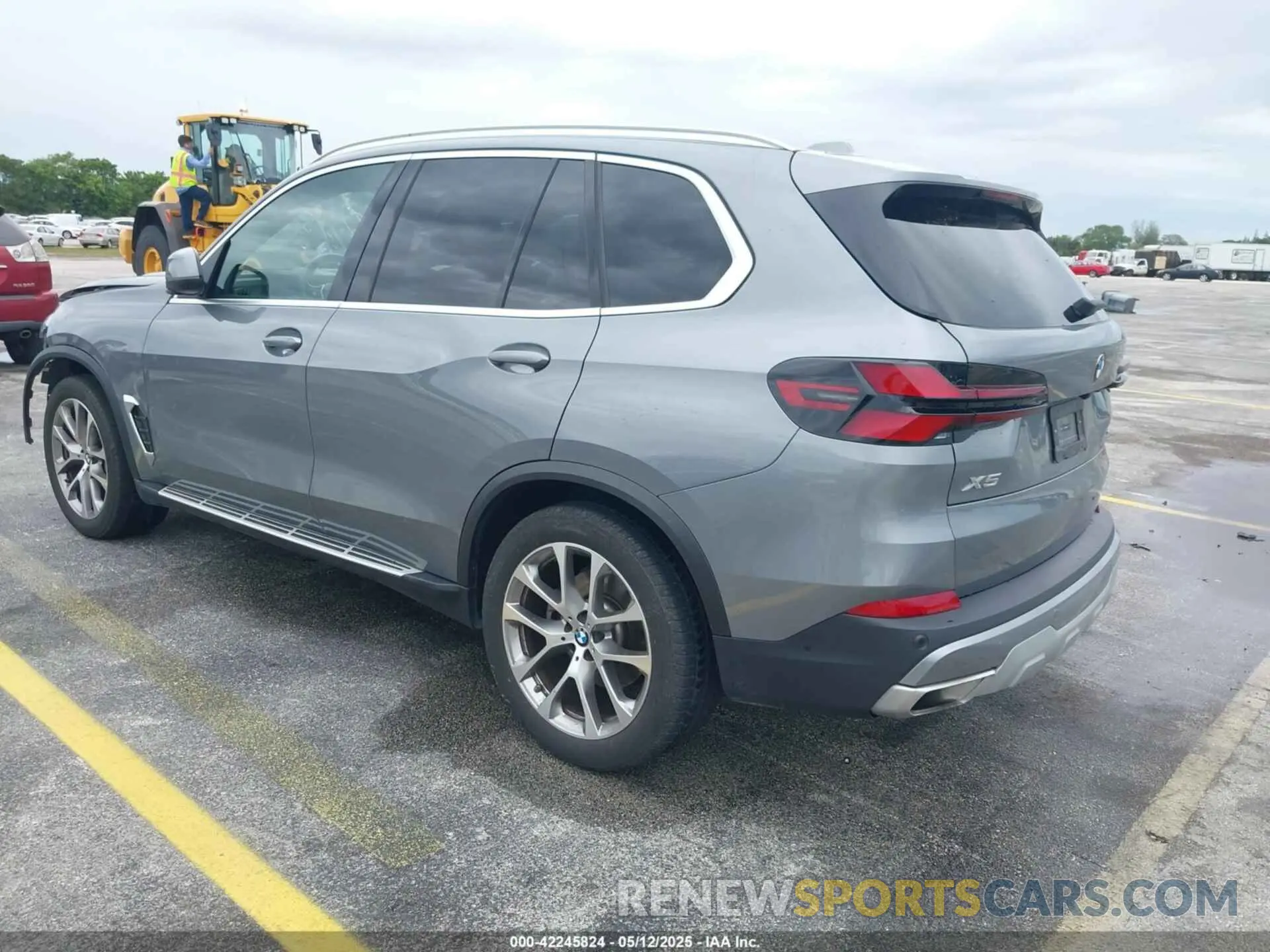 3 Фотография поврежденного автомобиля 5UX23EU0XS9W38082 BMW X5 2025
