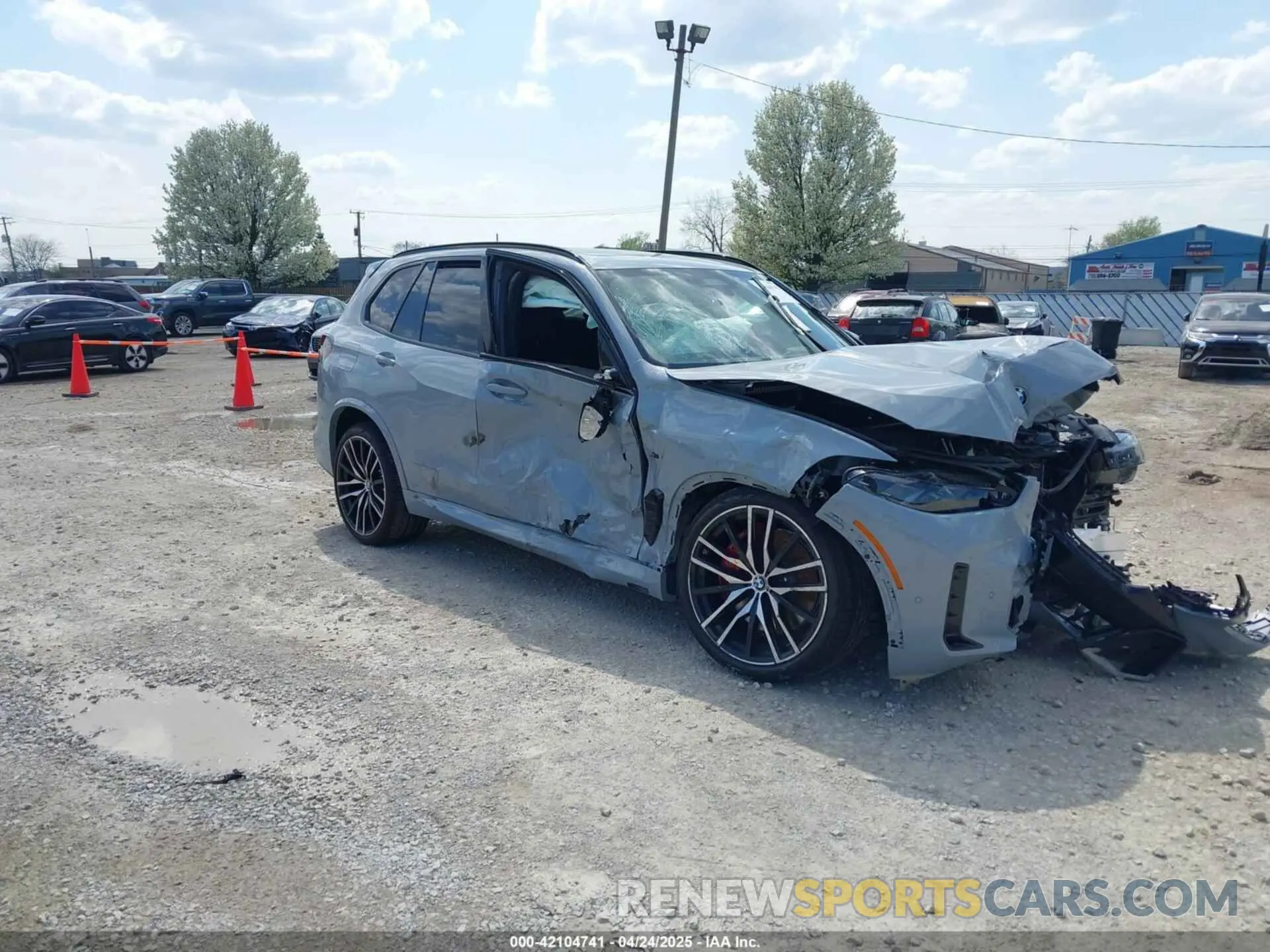 1 Photograph of a damaged car 5UX33EU01S9Z77785 BMW X5 2025