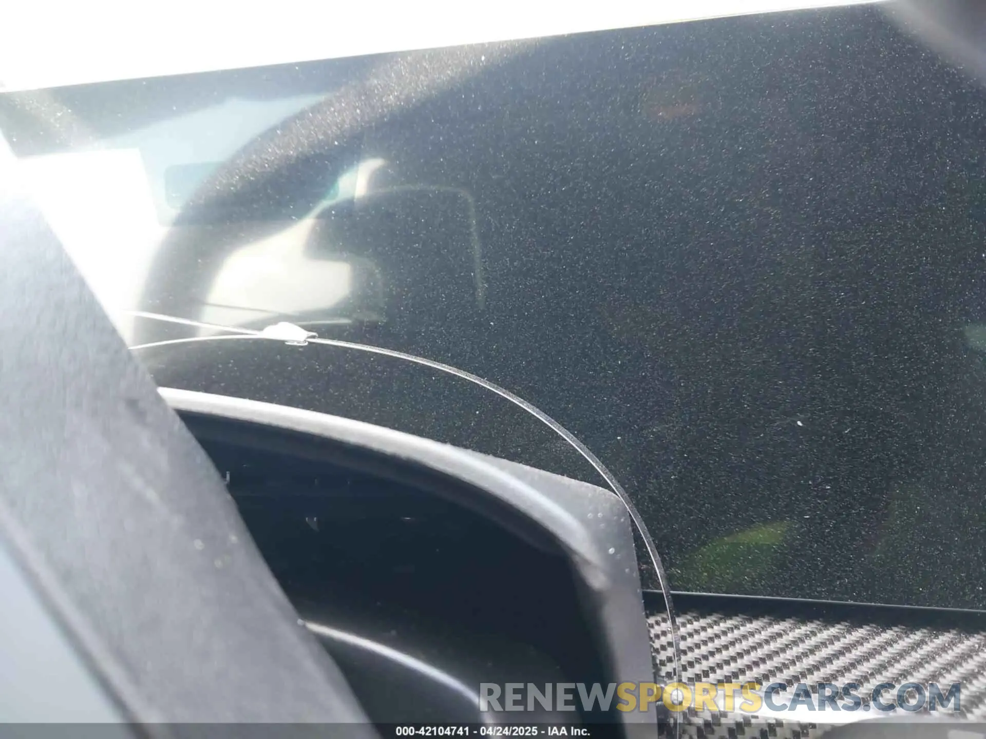 15 Photograph of a damaged car 5UX33EU01S9Z77785 BMW X5 2025