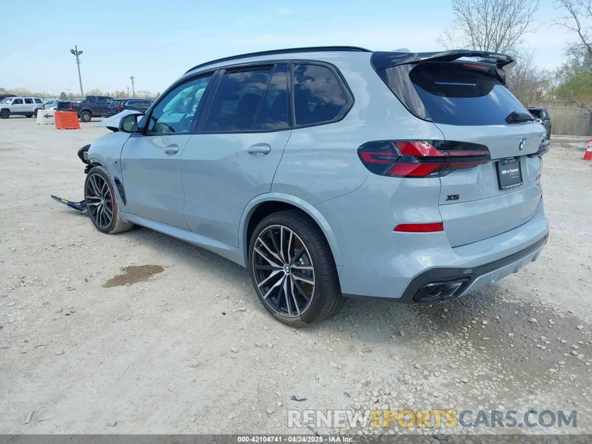 3 Photograph of a damaged car 5UX33EU01S9Z77785 BMW X5 2025