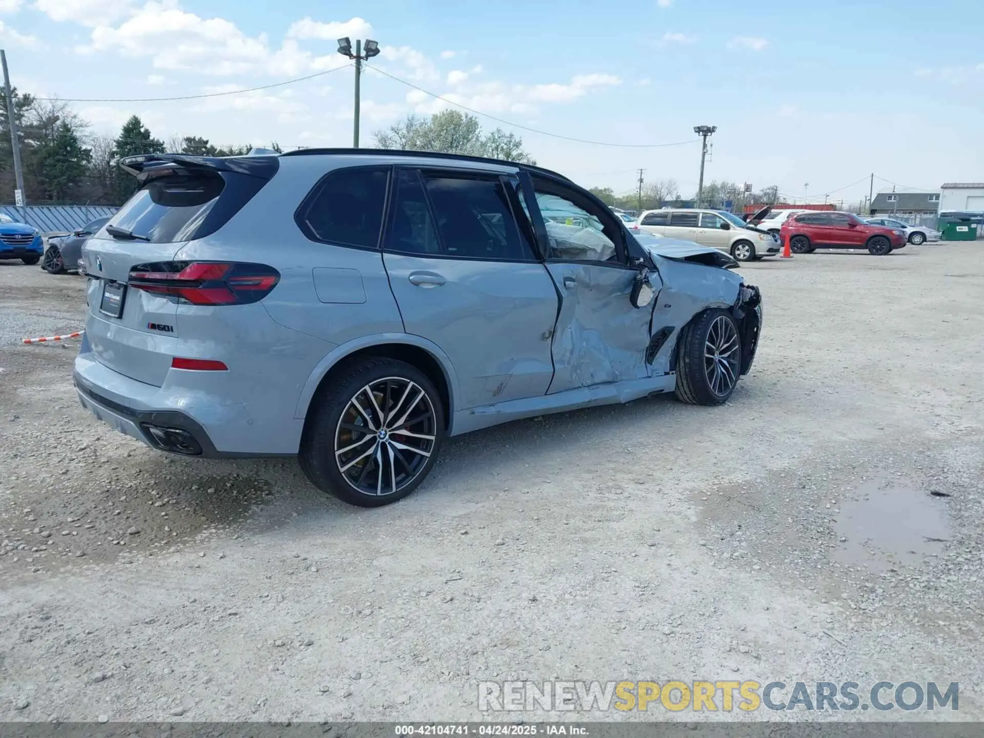 4 Photograph of a damaged car 5UX33EU01S9Z77785 BMW X5 2025