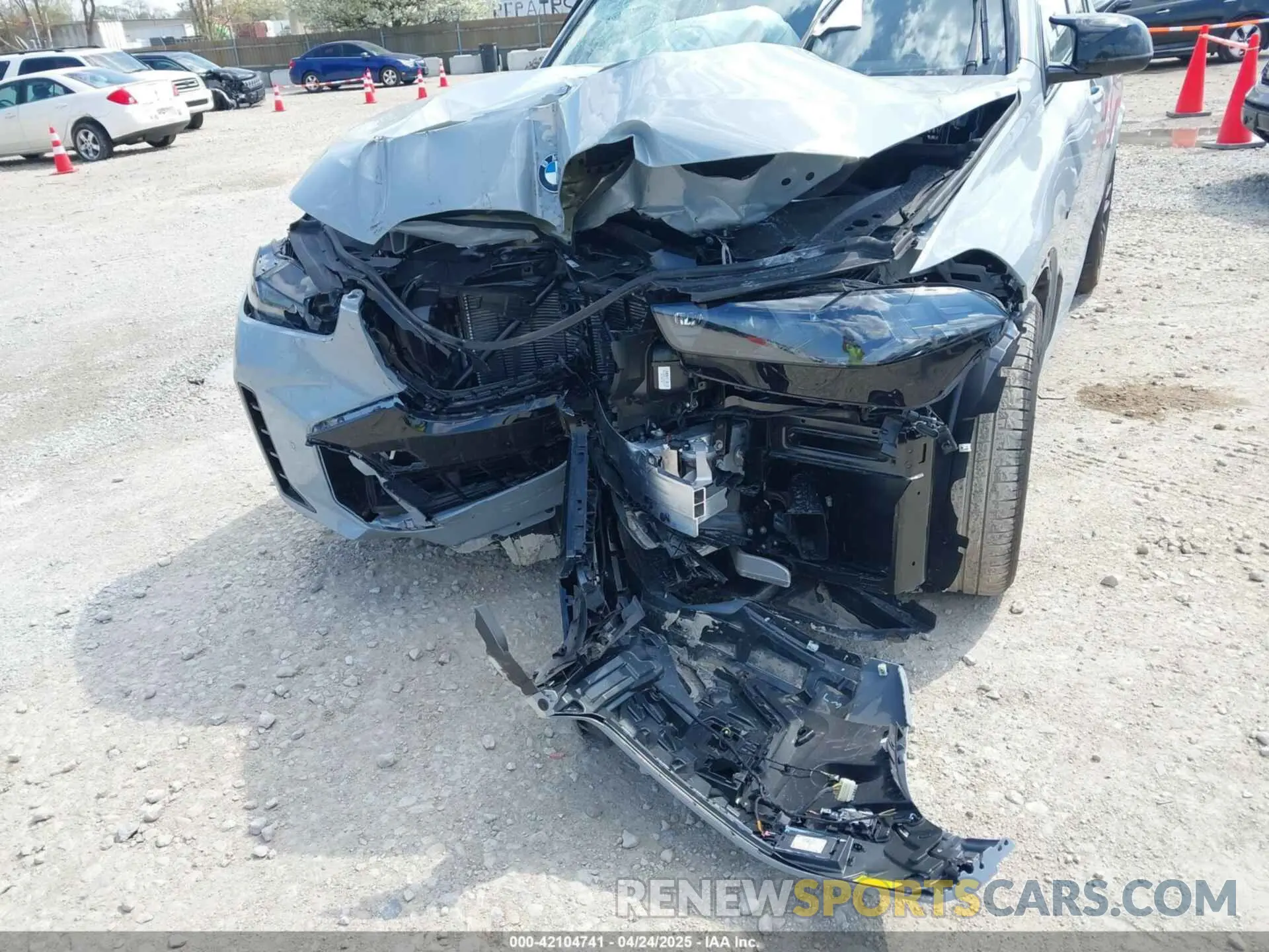 6 Photograph of a damaged car 5UX33EU01S9Z77785 BMW X5 2025
