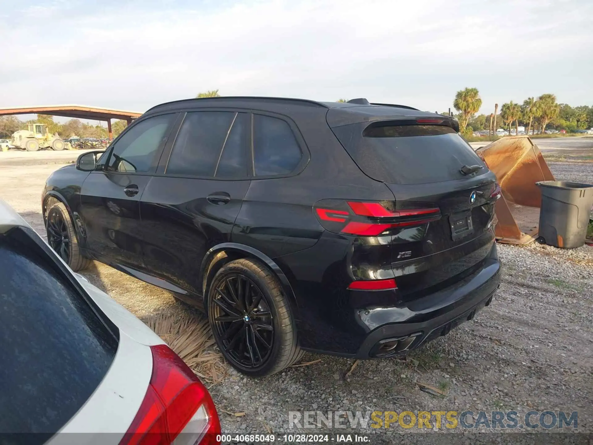 3 Photograph of a damaged car 5UX33EU0XS9X20415 BMW X5 2025