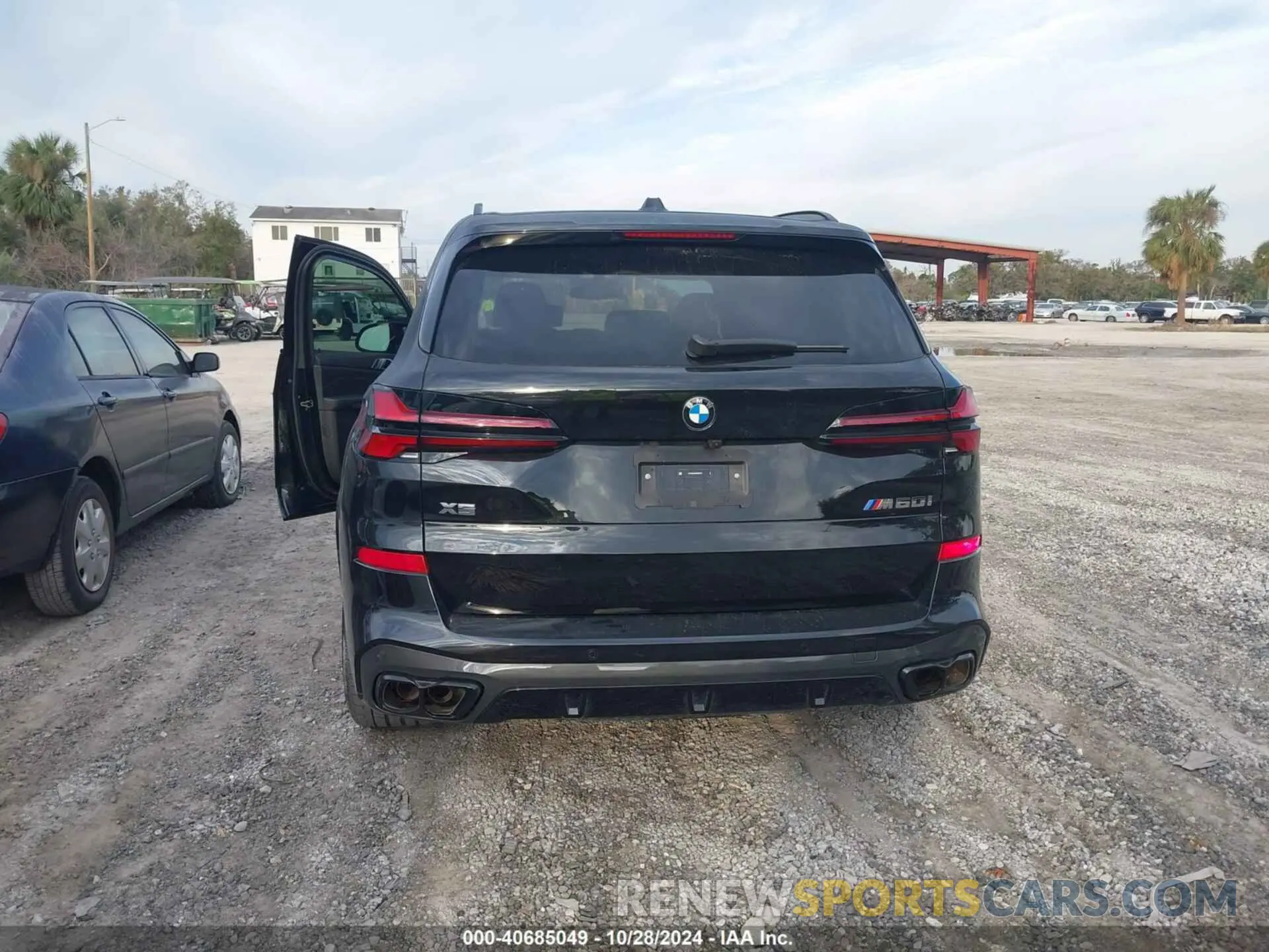 6 Photograph of a damaged car 5UX33EU0XS9X20415 BMW X5 2025