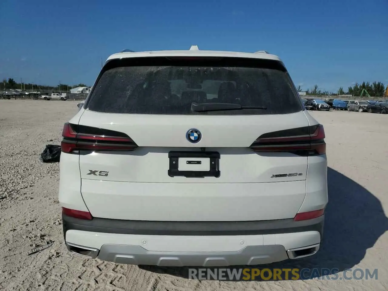 6 Photograph of a damaged car 5UX43EU02S9Y99733 BMW X5 2025