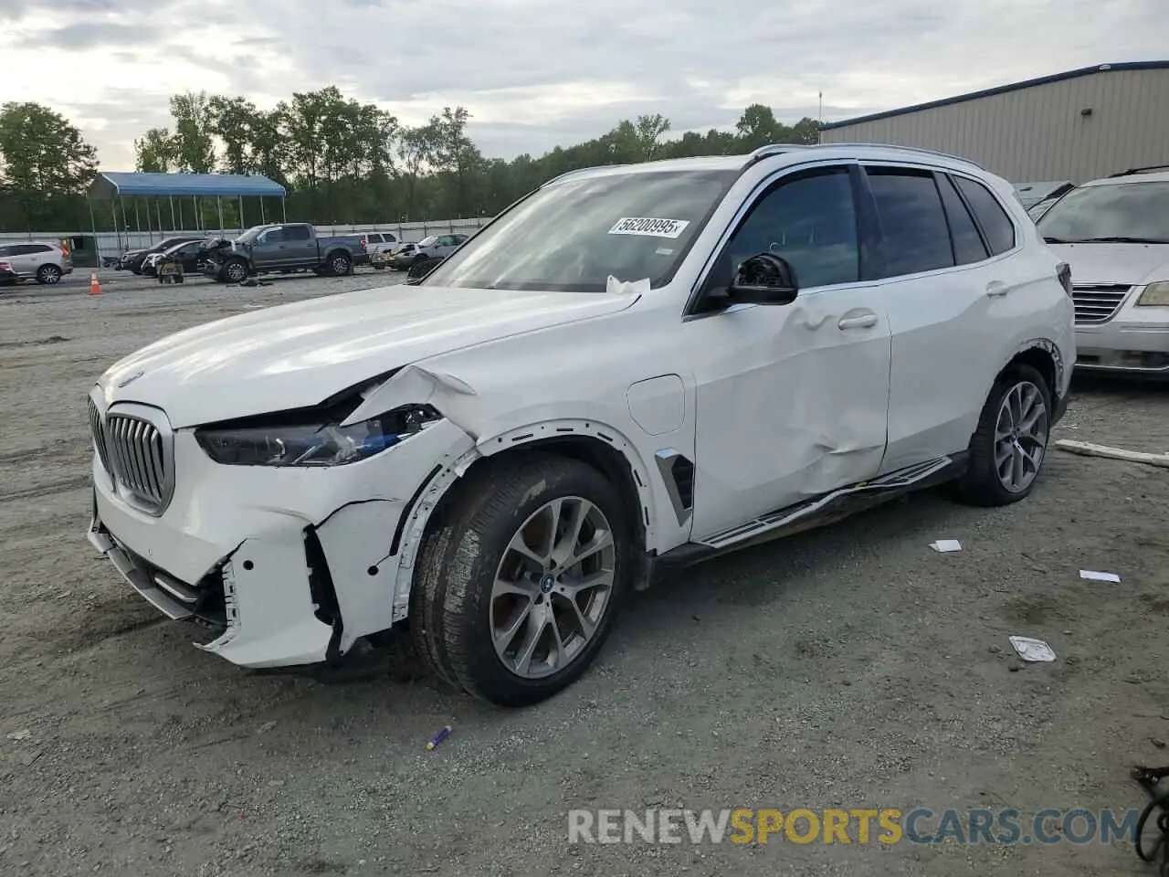 1 Photograph of a damaged car 5UX43EU05S9Y01164 BMW X5 2025