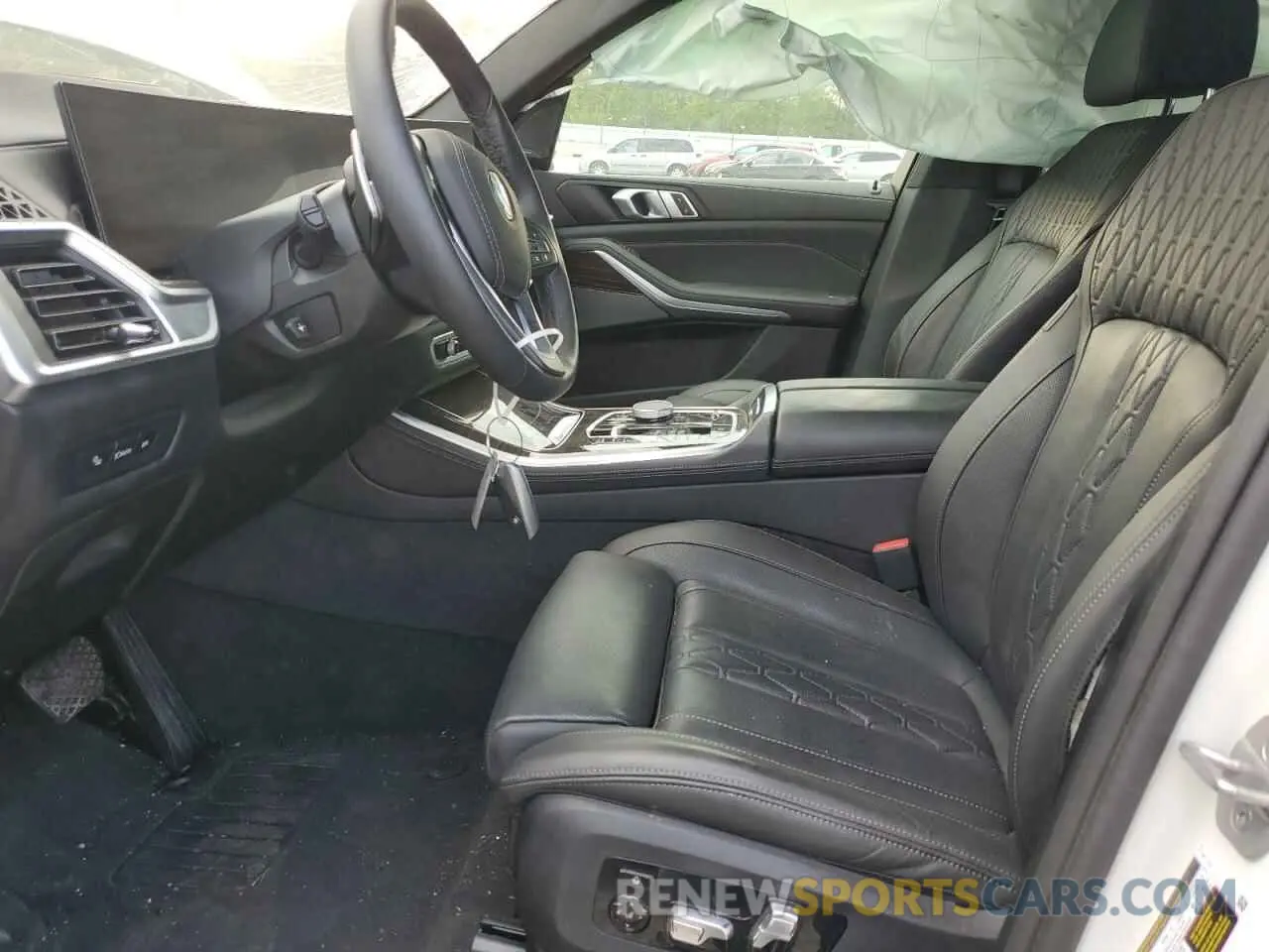 7 Photograph of a damaged car 5UX43EU05S9Y01164 BMW X5 2025
